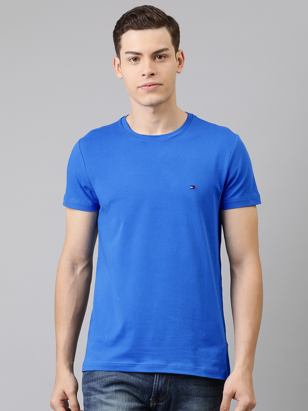 

Tommy Hilfiger Men Blue Solid Round Neck Slim Fit Organic Cotton T-shirt