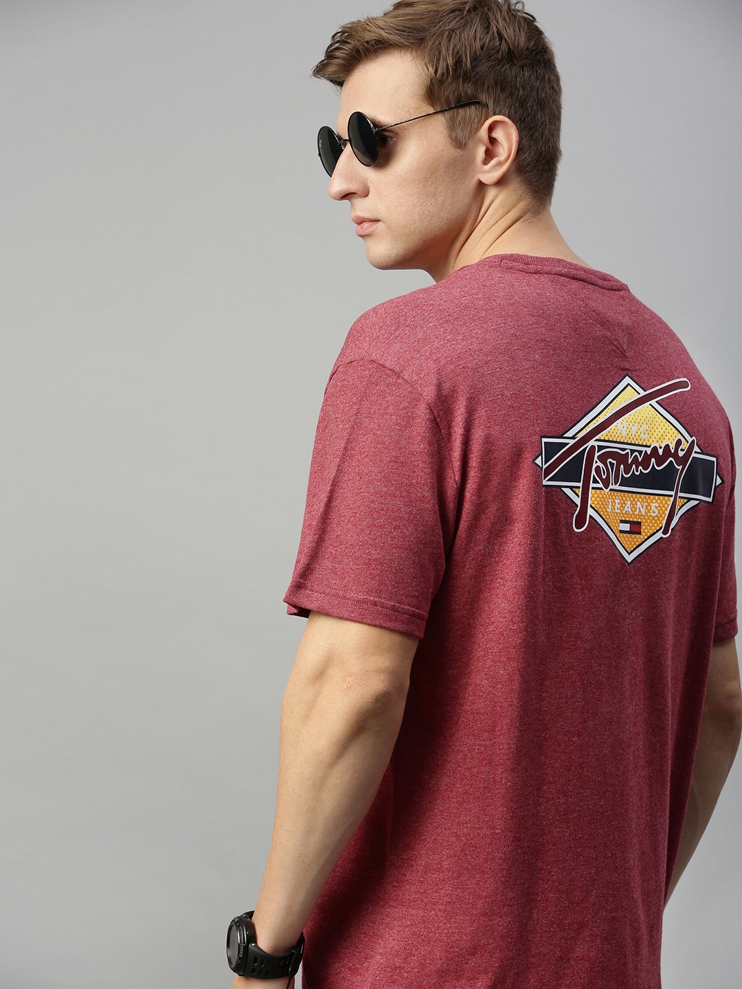 

Tommy Hilfiger Men Maroon Printed Round Neck T-shirt