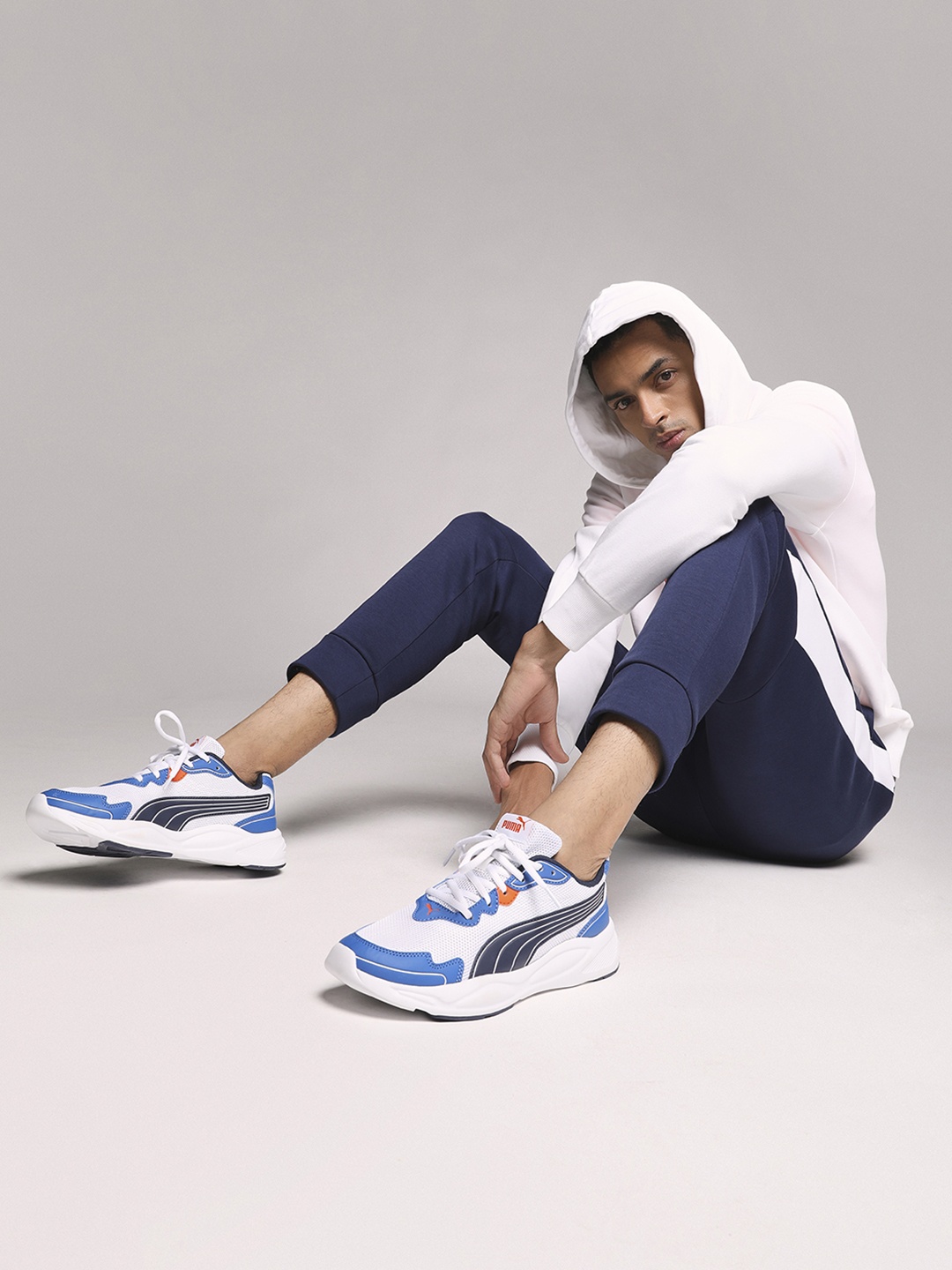 

Puma Unisex White & Blue 90s Sneakers