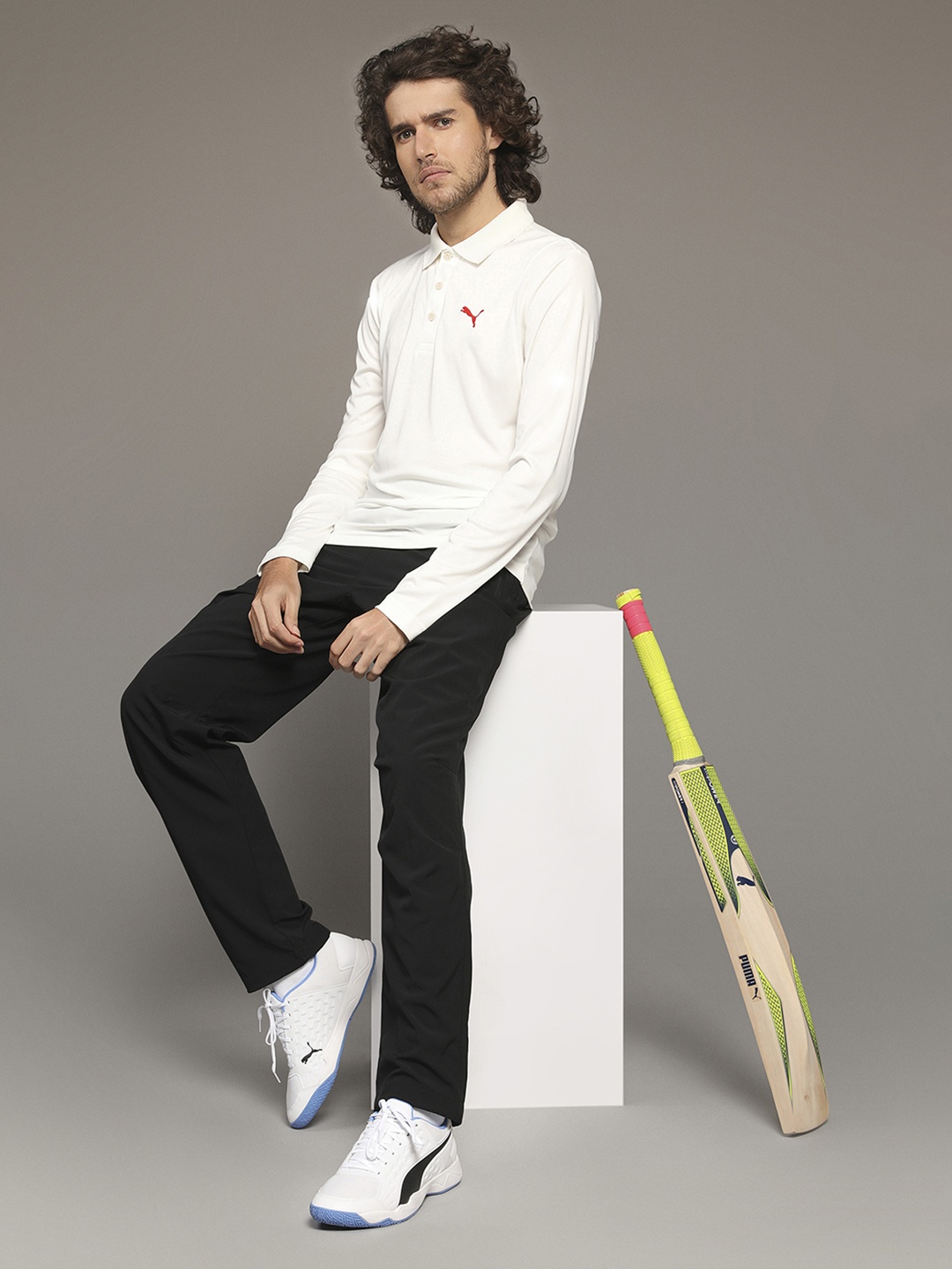 

Puma Men White Auriz Badminton Shoes