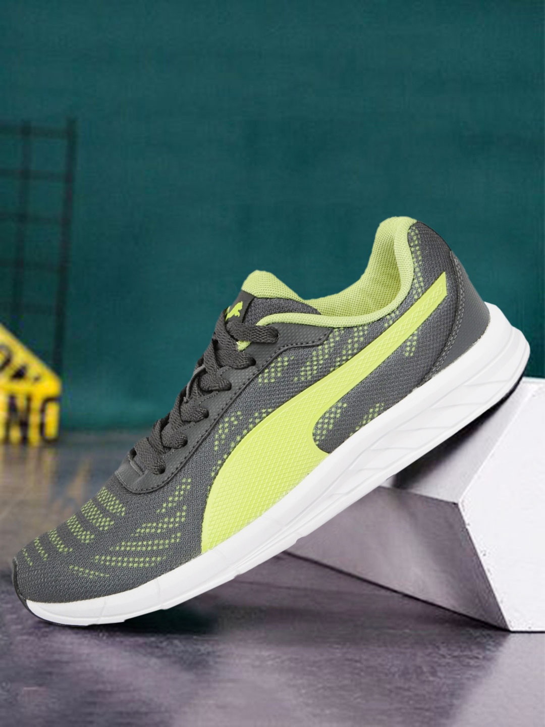 

Puma Men Grey Meteor v2 Running Shoes