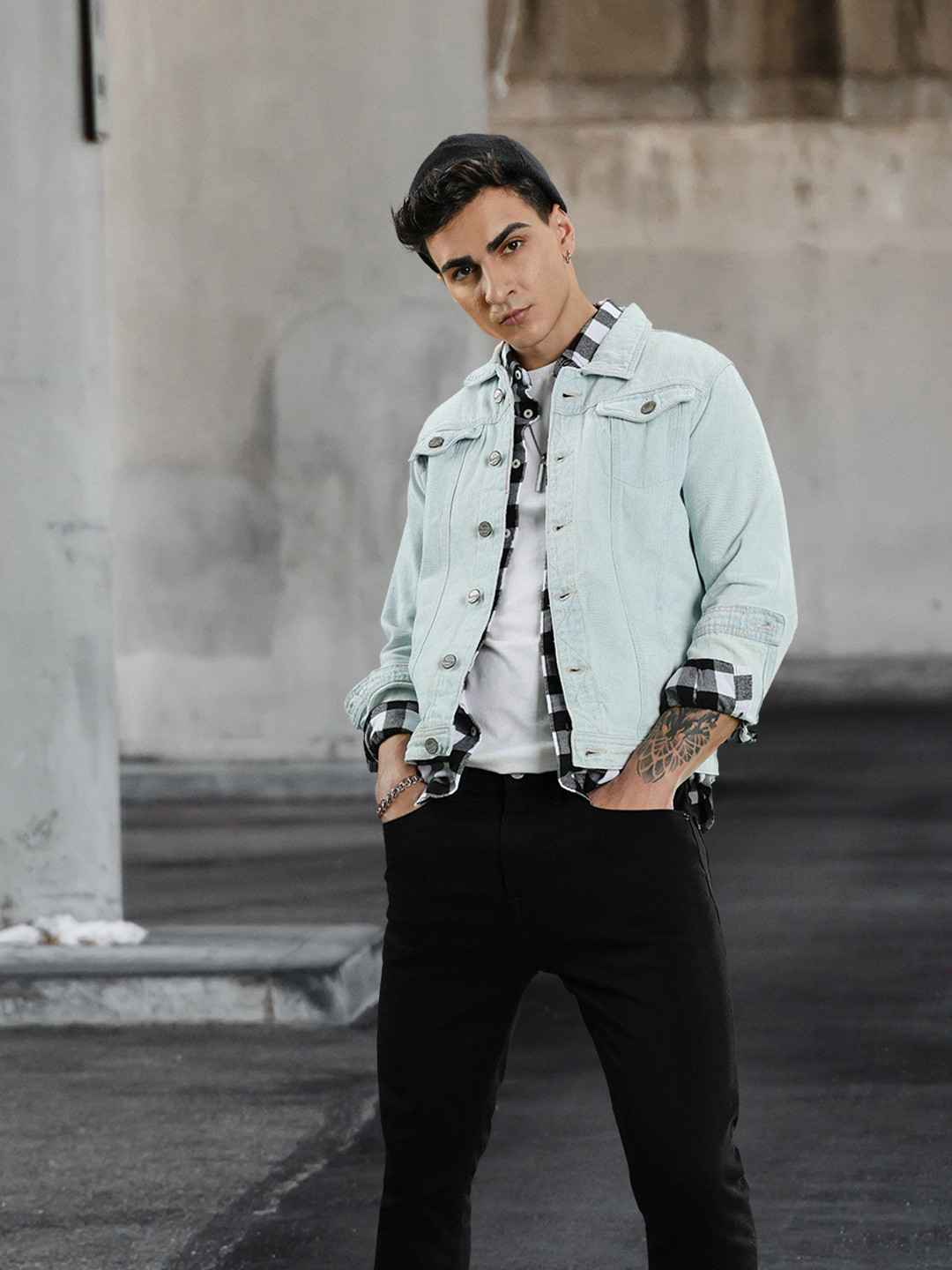 

Roadster Men Blue Solid Denim Jacket