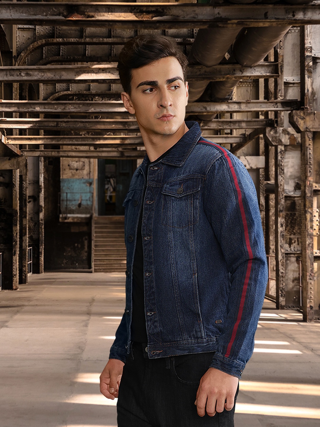 

Roadster Men Blue Solid Denim Jacket