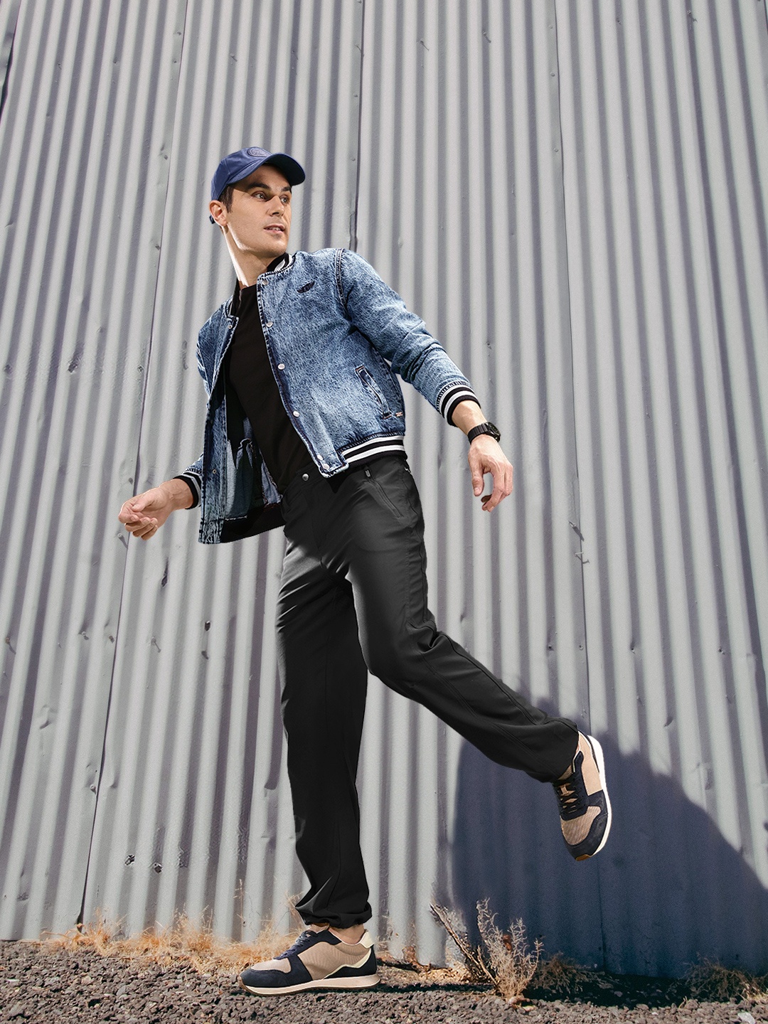 

Roadster Men Blue Washed Denim Jacket