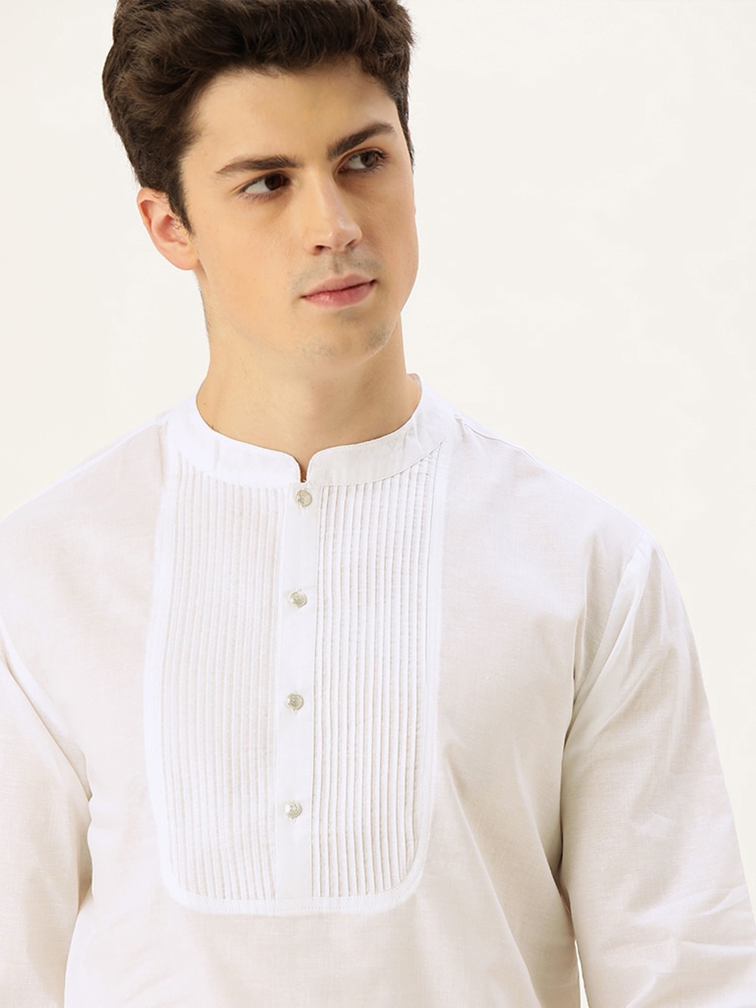 

House of Pataudi Men White Solid Pleated Kurta with Trousers