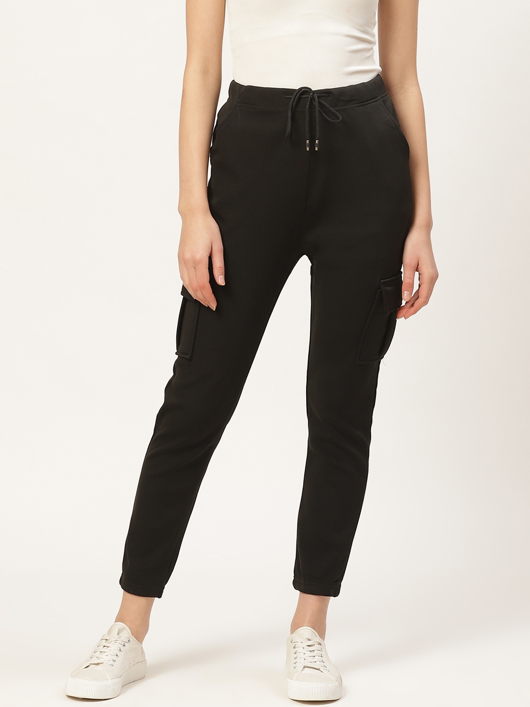 

Darzi Women Black Regular Fit Solid Cropped Cargos