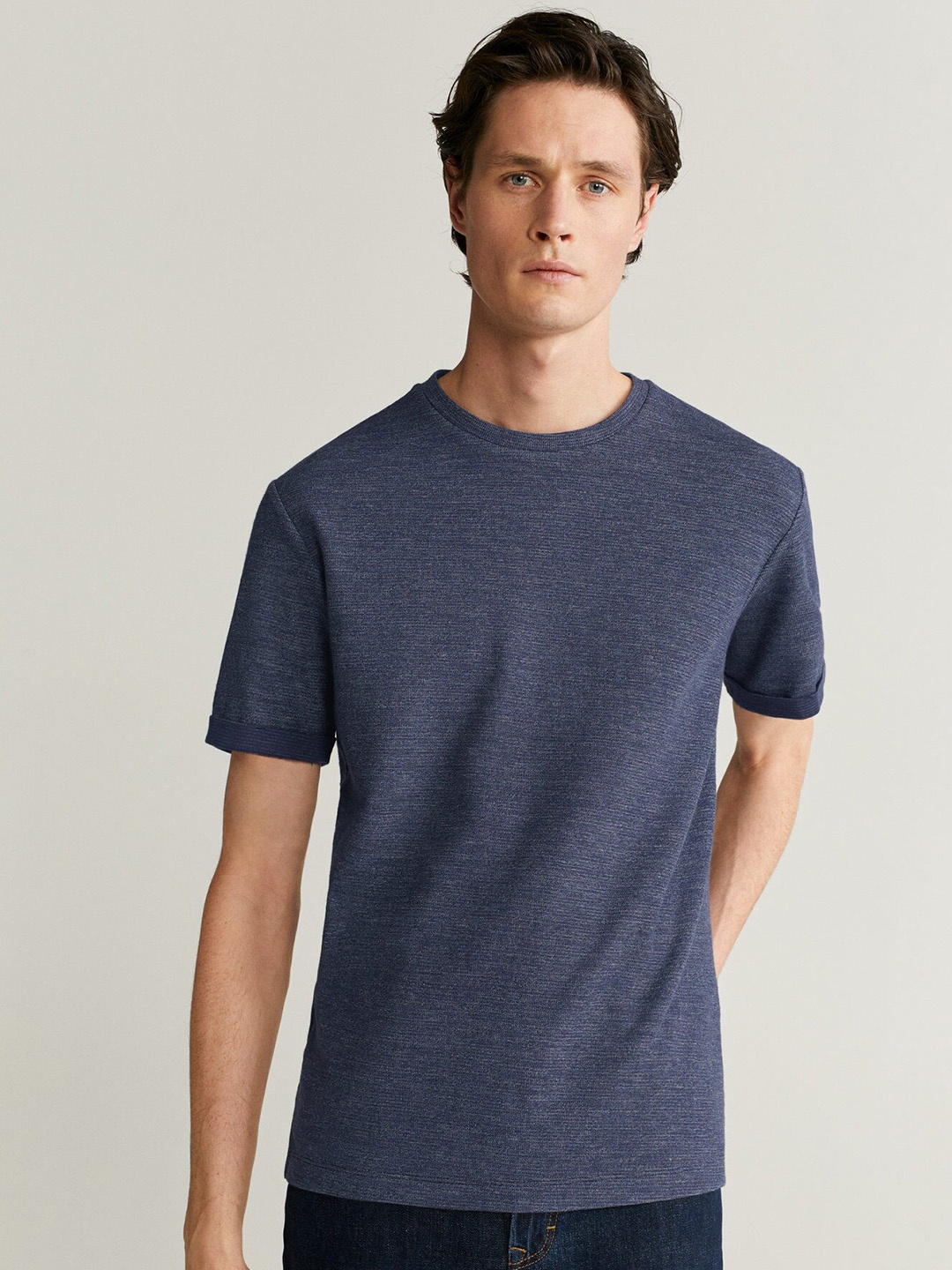 

MANGO MAN Navy Blue Self Design Round Neck T-shirt