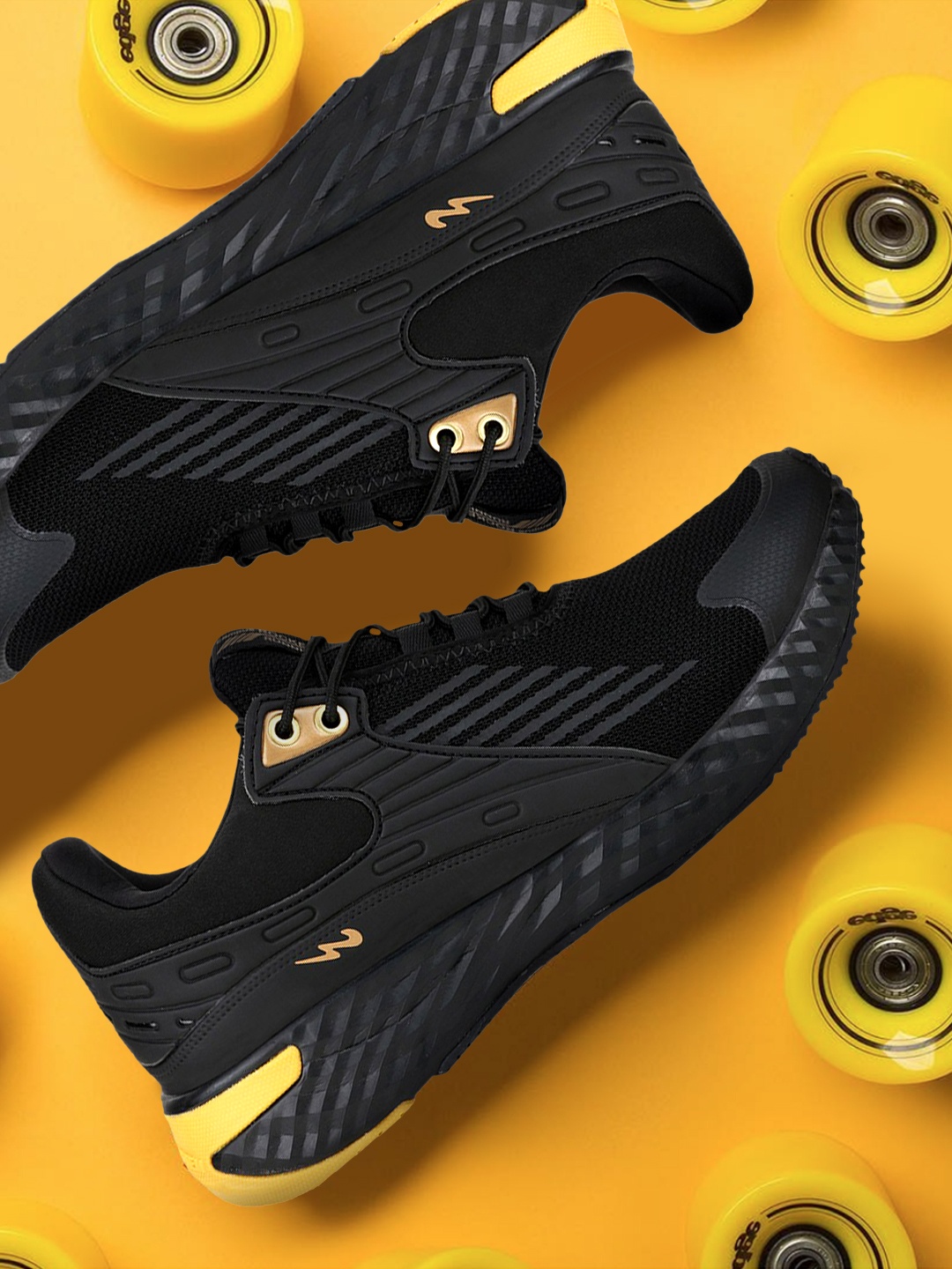 

Campus Men Black ROCKET Running Shoes