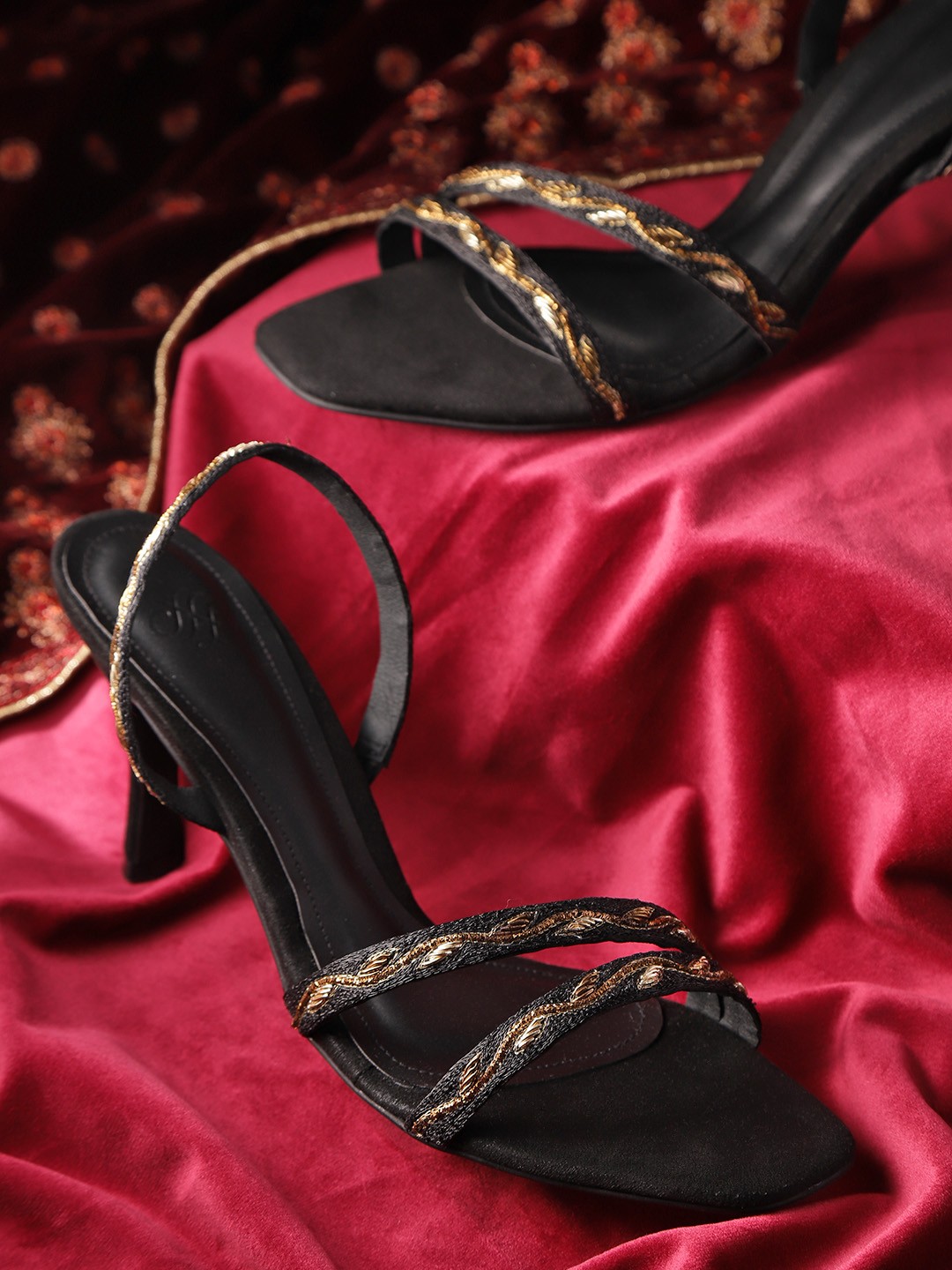 

House of Pataudi Women Black & Copper-Toned Embroidered Handcrafted Heels