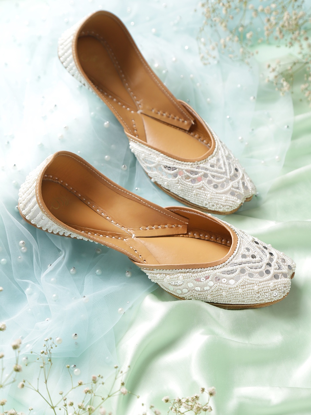 

House of Pataudi Women Off-White Beaded Handcrafted Mojaris