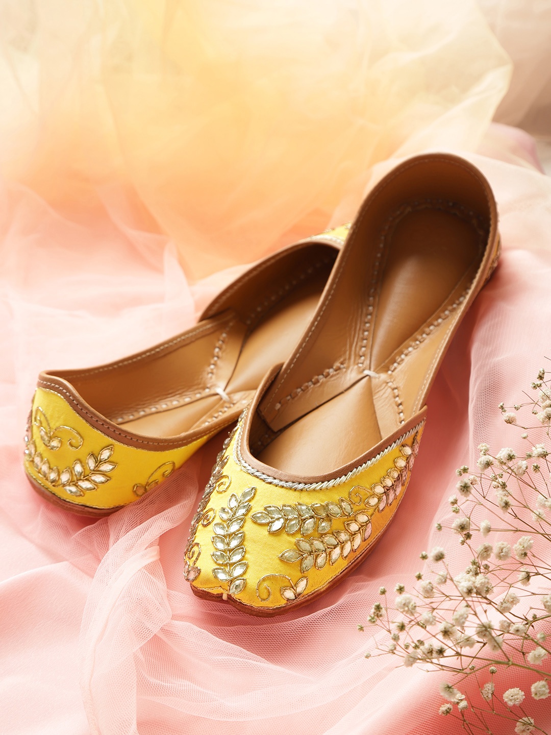 

House of Pataudi Women Yellow & Gold-Toned Embellished Handcrafted Mojaris