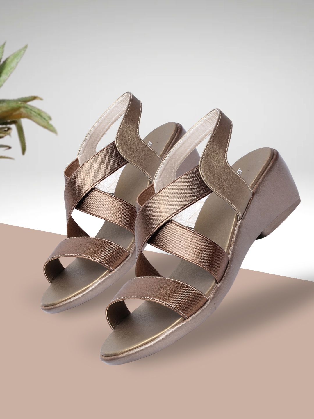 

TRASE Women Copper-Toned Solid Wedges