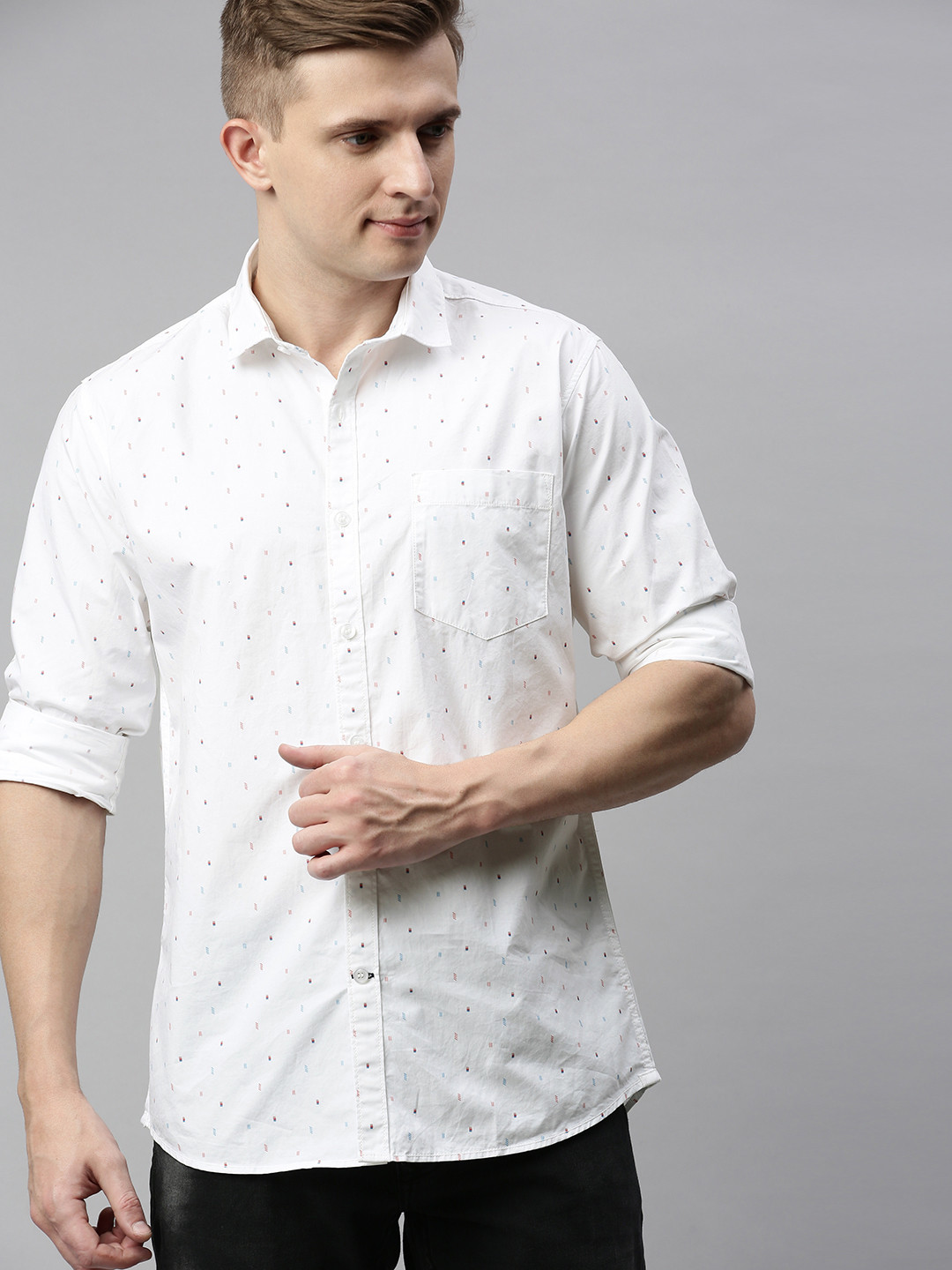 

Mast & Harbour Men White & Blue Regular Fit Printed Casual Shirt