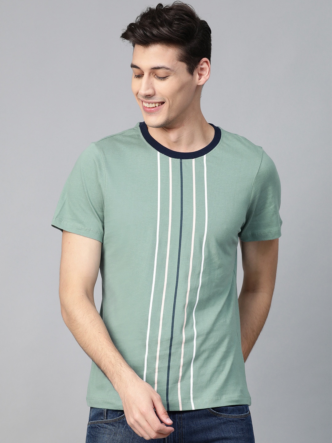 

Mast Harbour Men Green Green Striped Round Neck Pure Cotton T-shirt