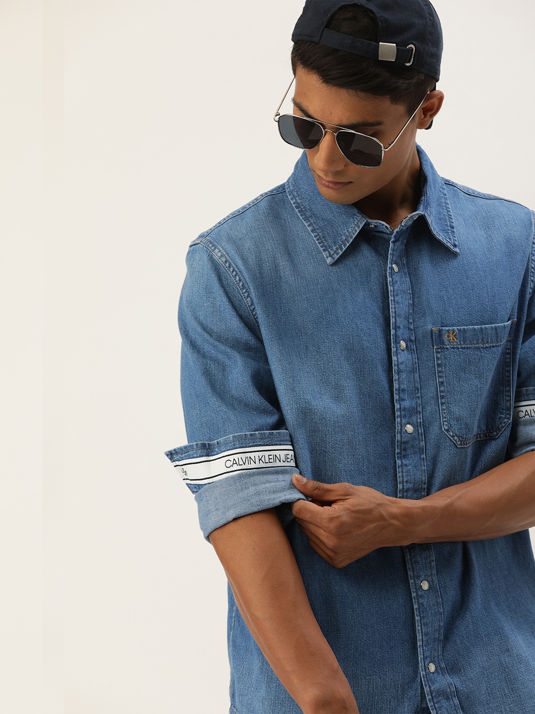 

Calvin Klein Jeans Men Blue Regular Fit Solid Casual Denim Shirt