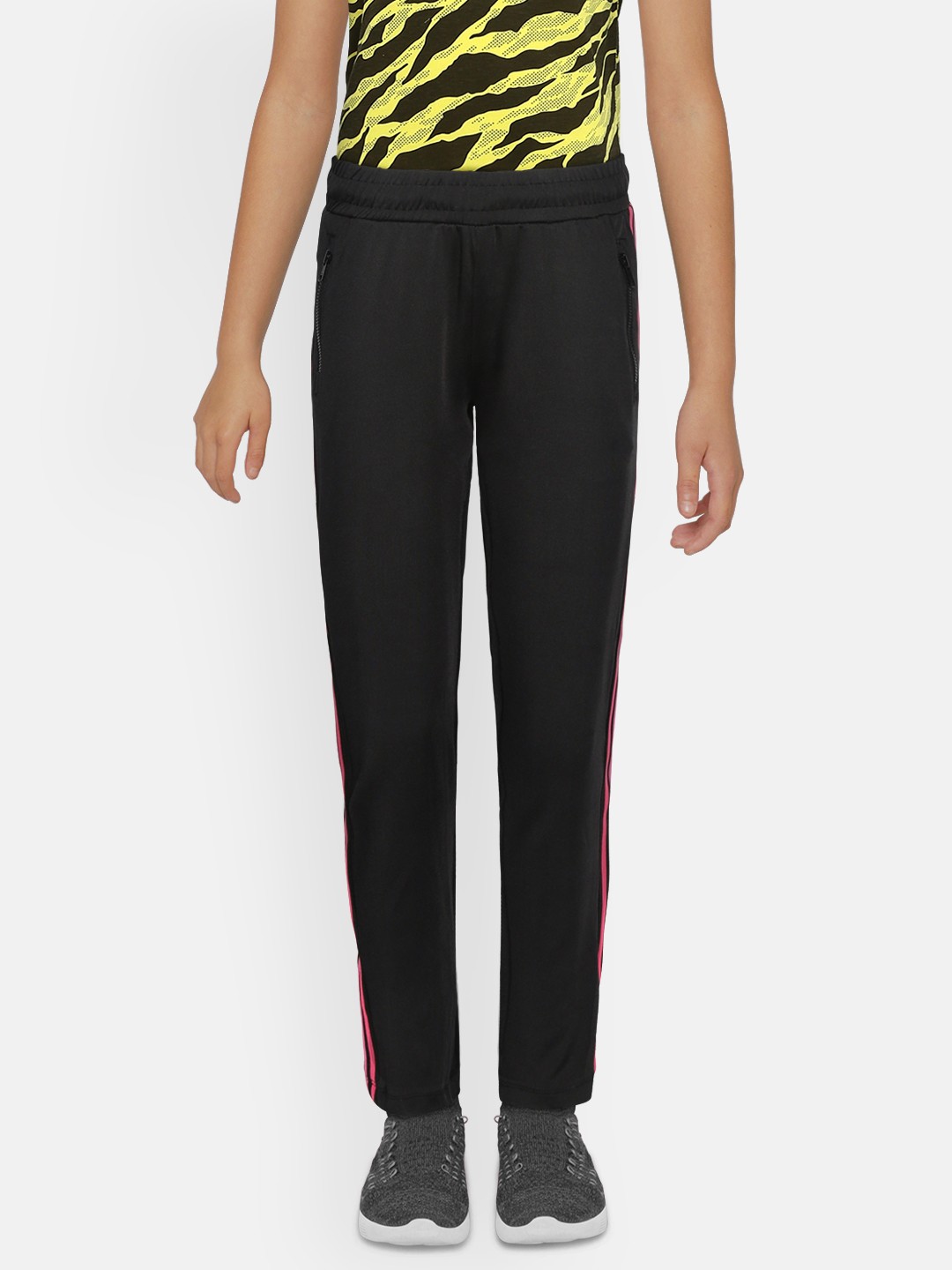 

HRX by Hrithik Roshan Girls Black Solid Slim Fit Bio-Wash Lycra Active Track Pants
