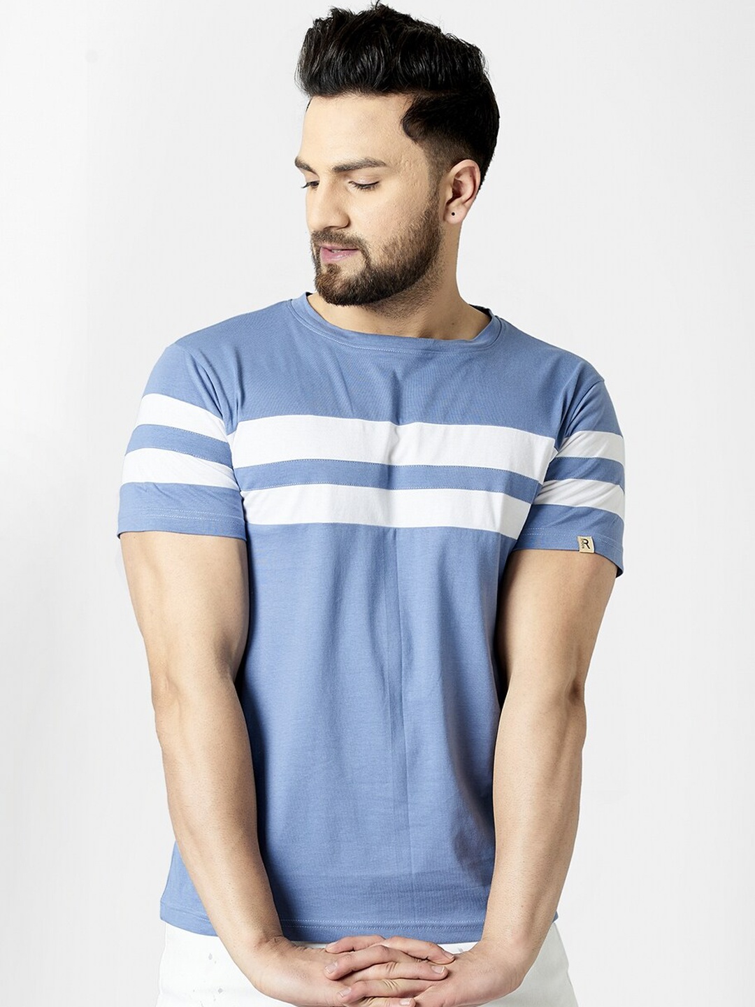 

Rodzen Men Blue Striped Round Neck T-shirt