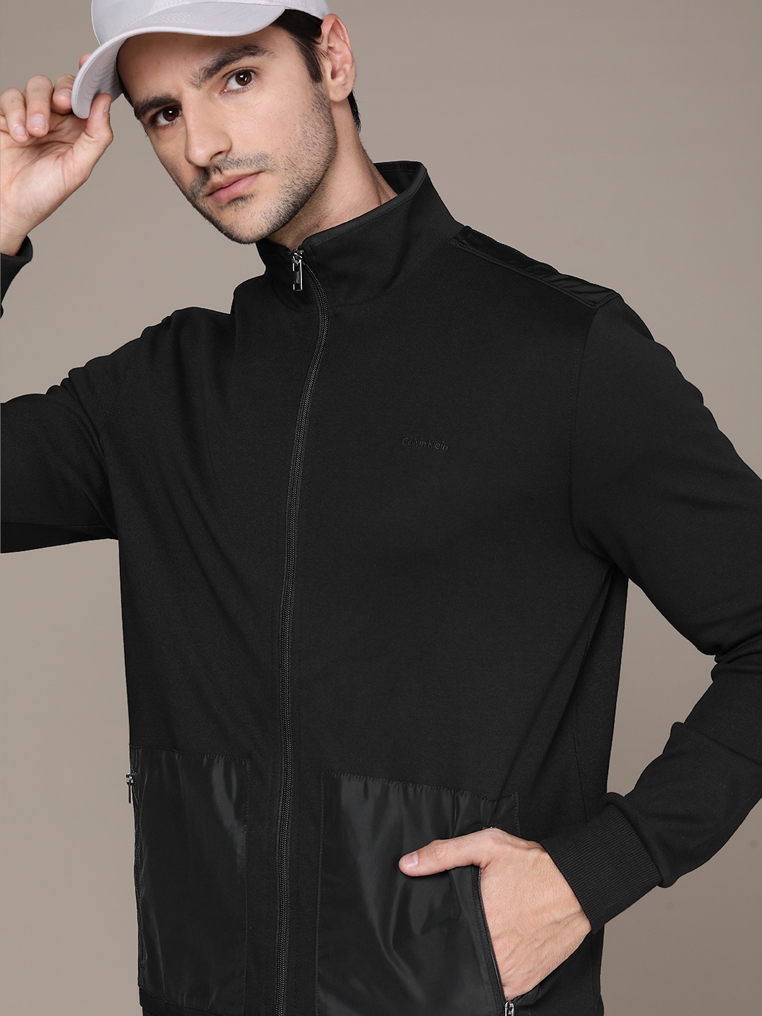 

Calvin Klein Jeans Men Black Solid Sweatshirt