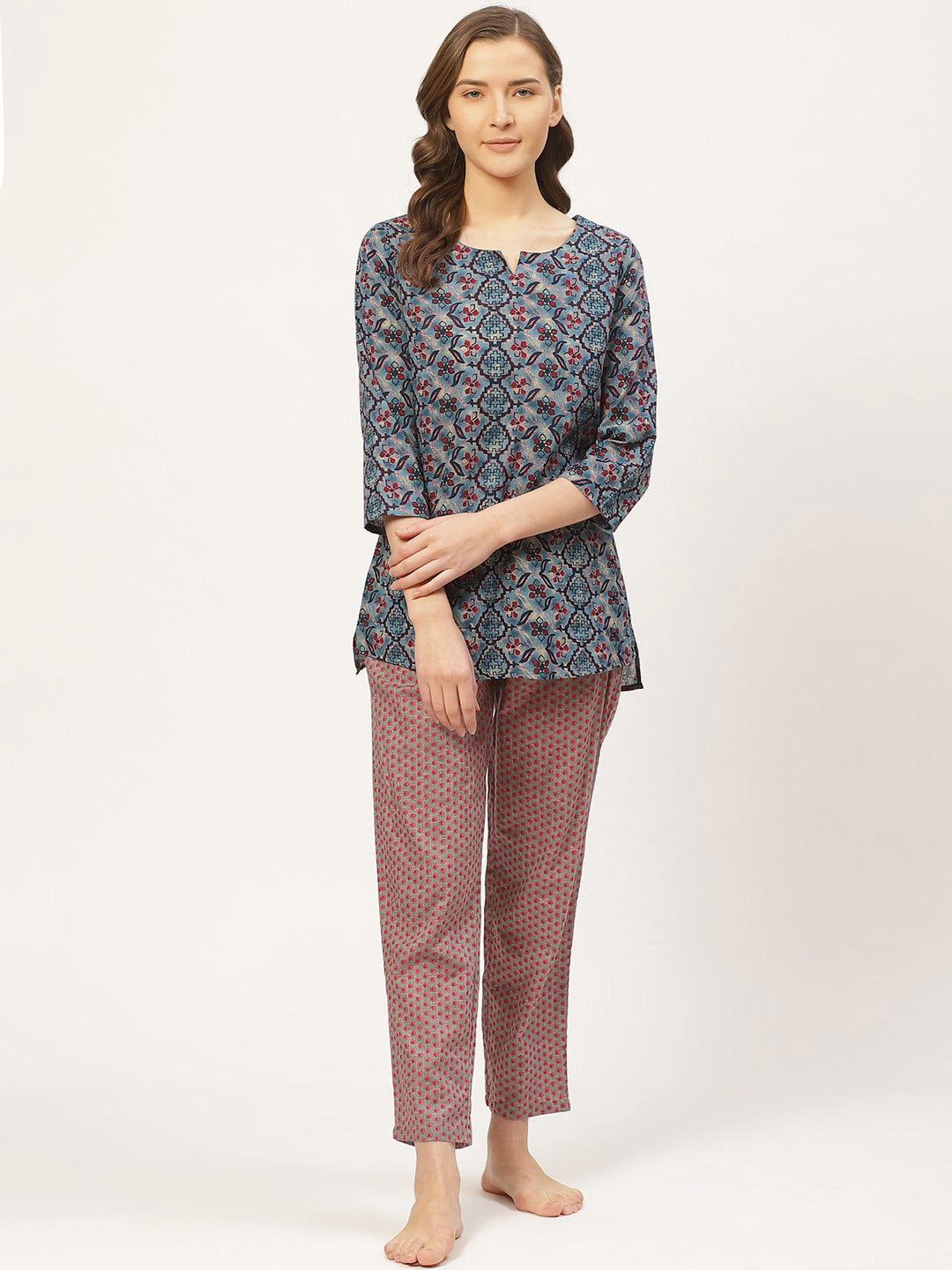 

Prakrti Women Navy Blue & Taupe Geometric Printed Night suit