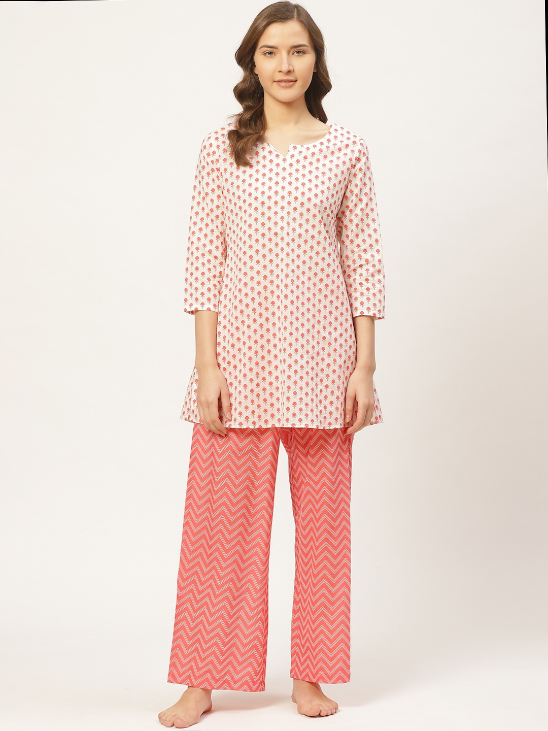 

Prakrti Women White & Coral Pink Floral Printed Night suit