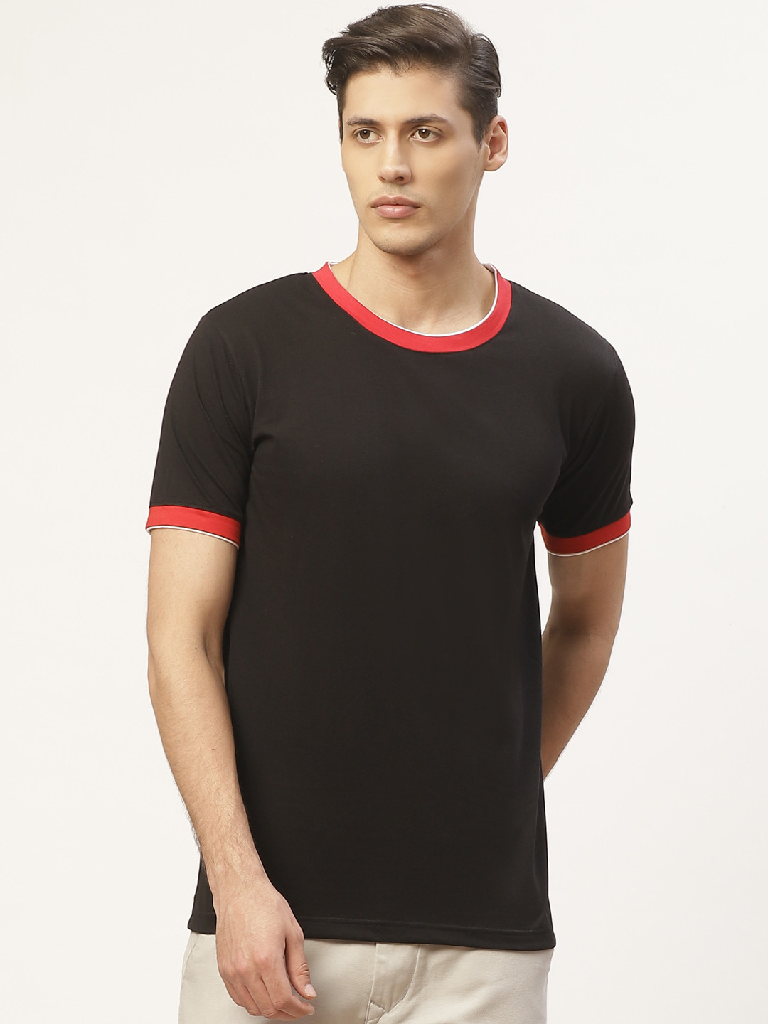 

PAUSE SPORT Men Black Solid Round Neck Pure Cotton T-shirt