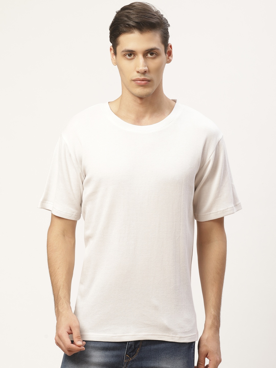 

PAUSE SPORT Men White Self-Striped Round Neck T-Shirt