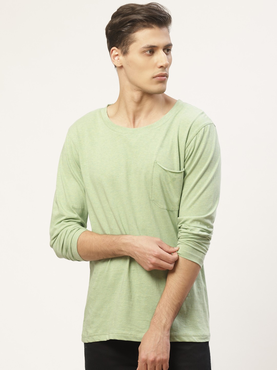 

PAUSE SPORT Men Green Solid Round Neck T-shirt