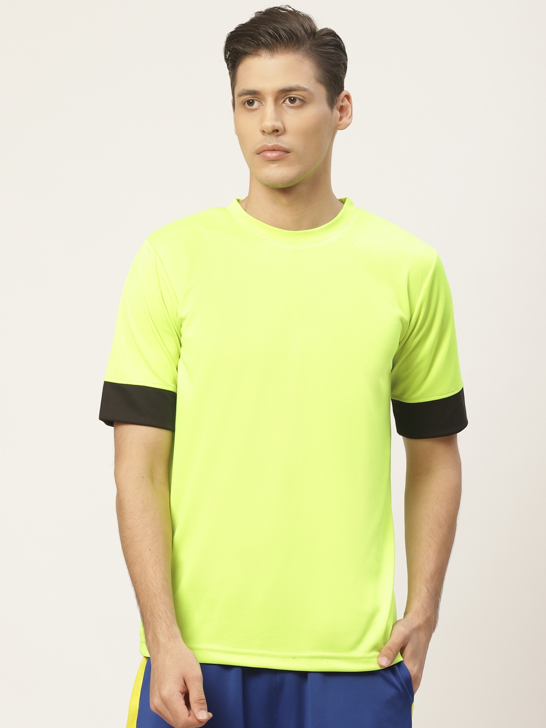 

PAUSE SPORT Men Lime Green Solid Round Neck T-shirt