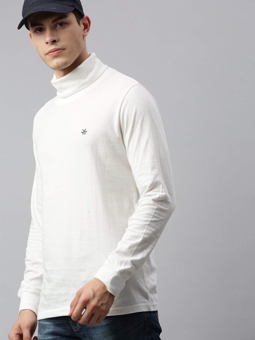 

WROGN Men White Solid Slim Fit Turtle Neck Pure Cotton T-shirt