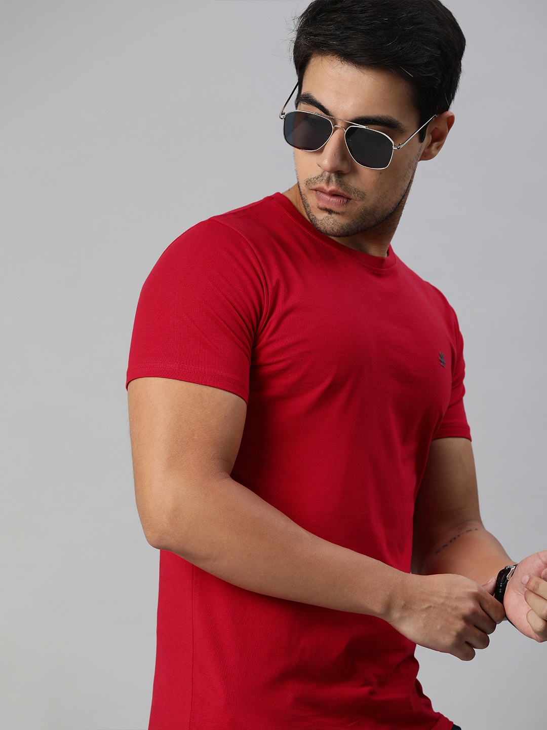 

WROGN Men Red Solid Slim Fit Round Neck T-shirt