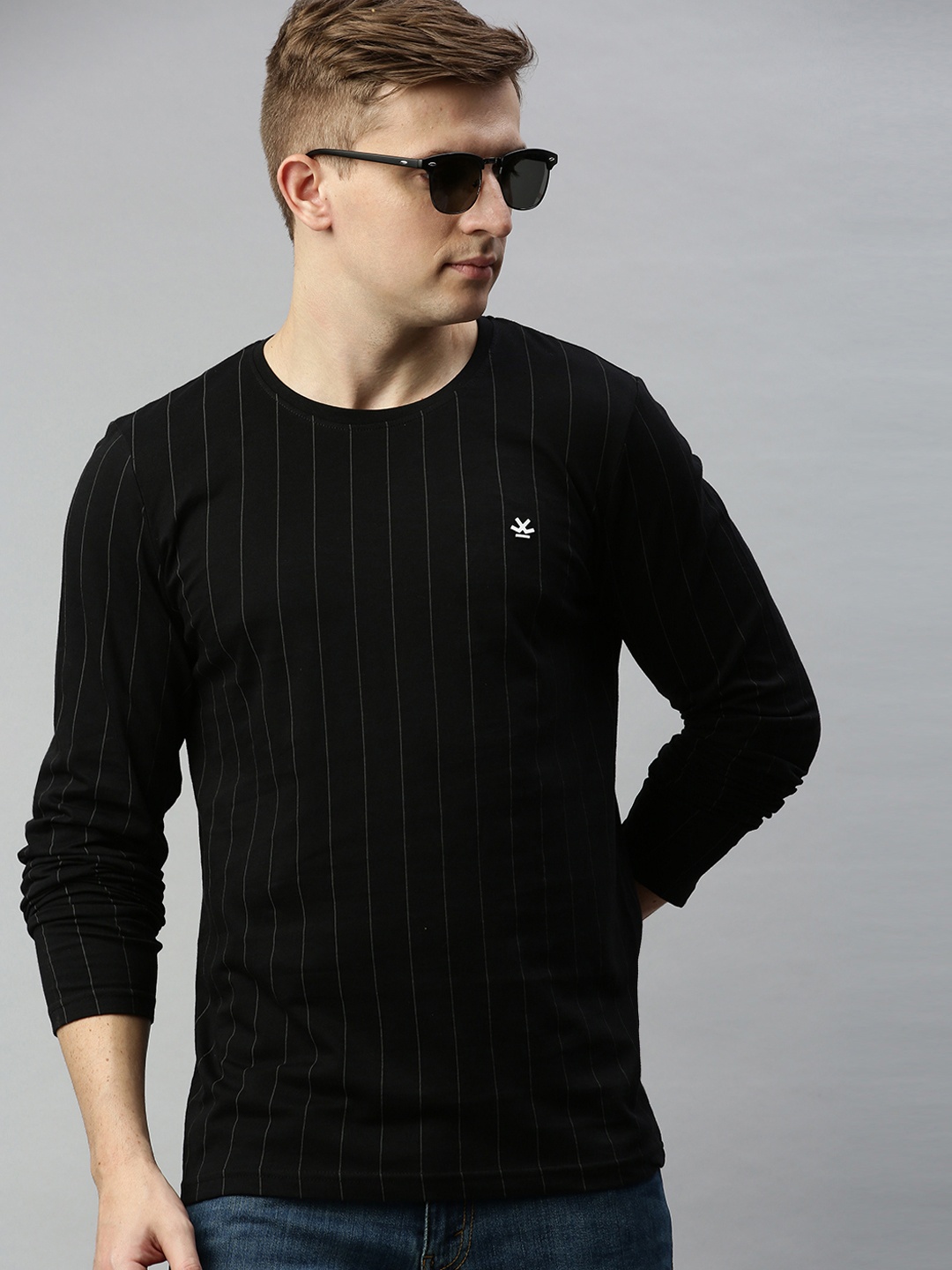 

WROGN Men Black Striped Round Neck Pure Cotton T-shirt