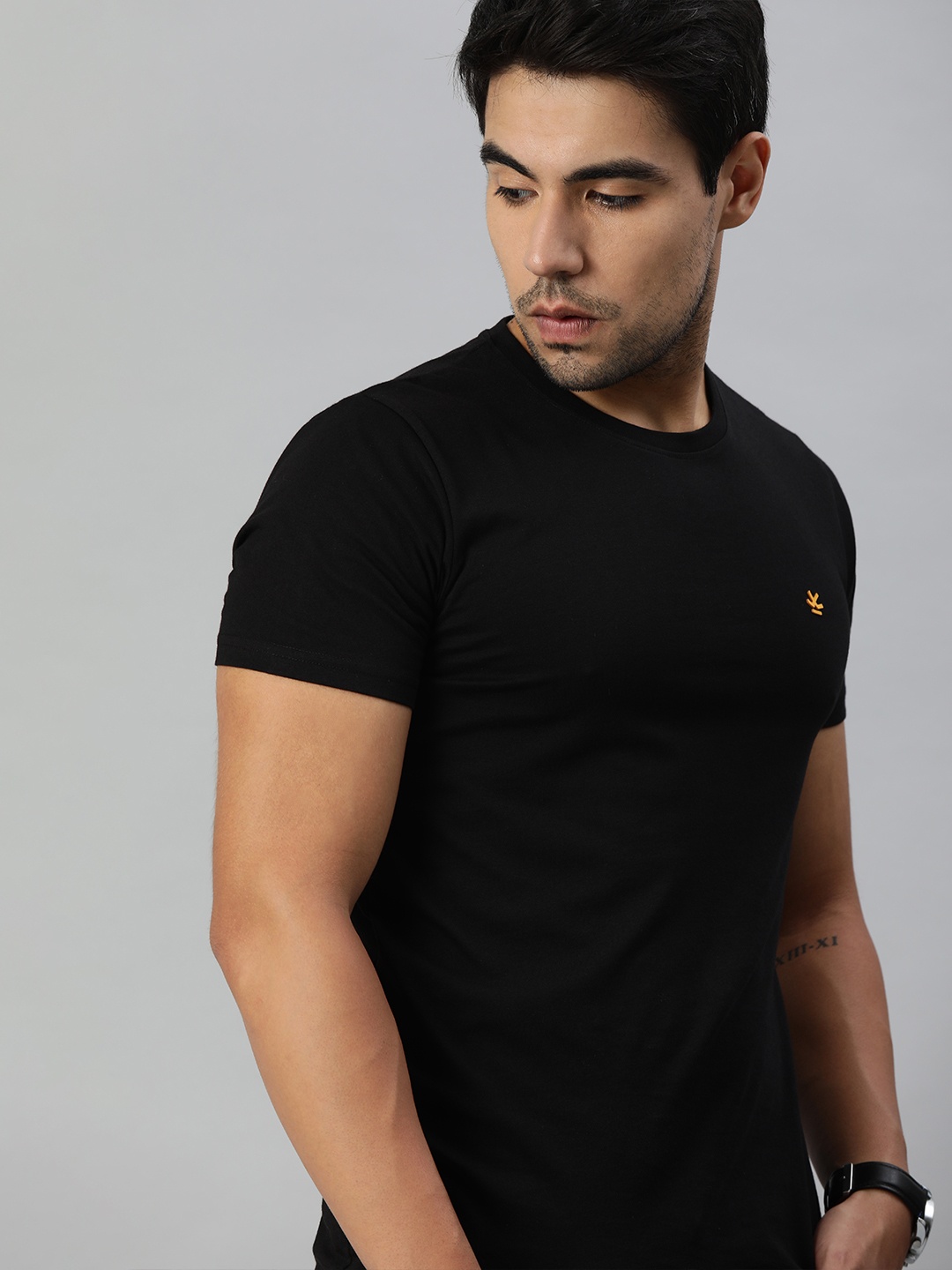 

WROGN Men Black Slim Fit Cotton Pure Cotton T-shirt