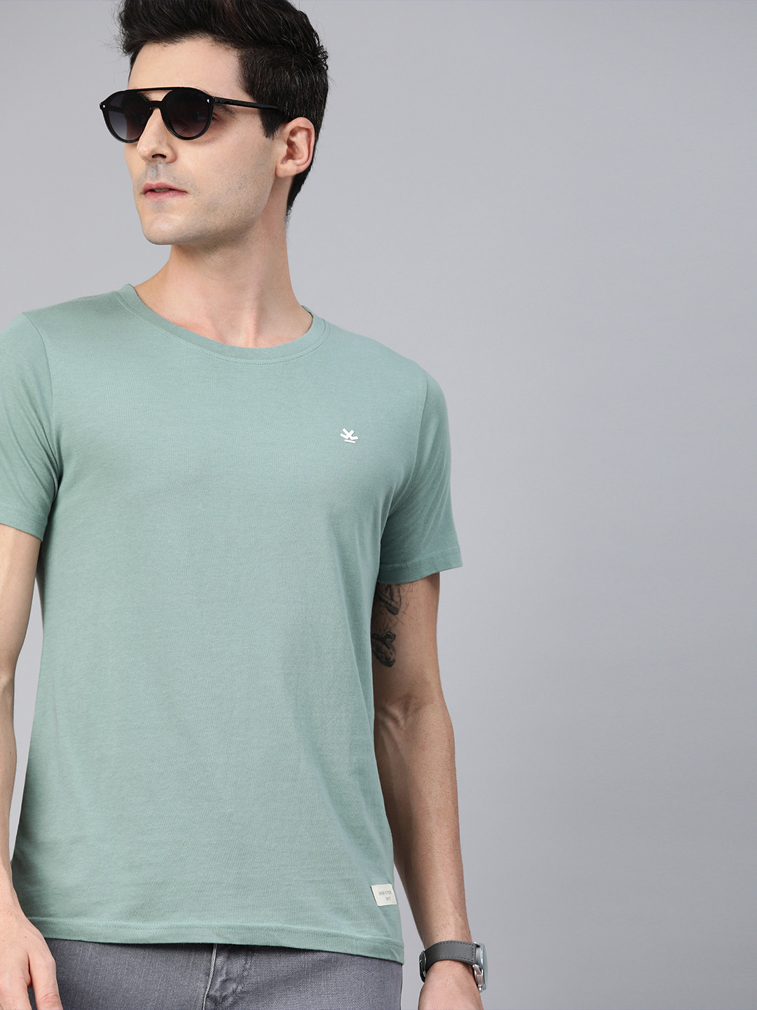 

WROGN Men Green Solid Slim Fit Round Neck Pure Cotton T-shirt