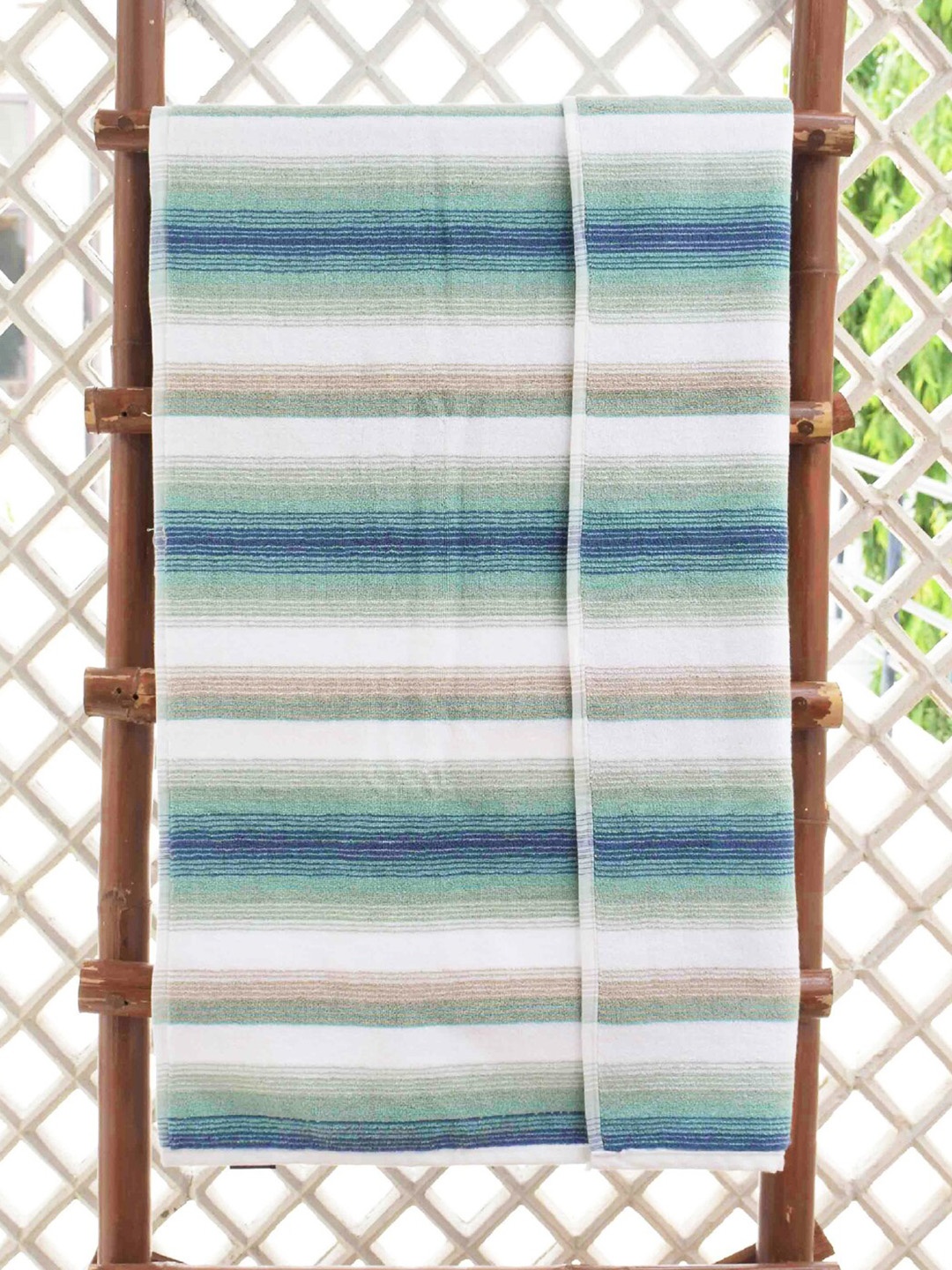 

AVI Living Unisex Blue & White Striped Classy 600 GSM Bath Towel