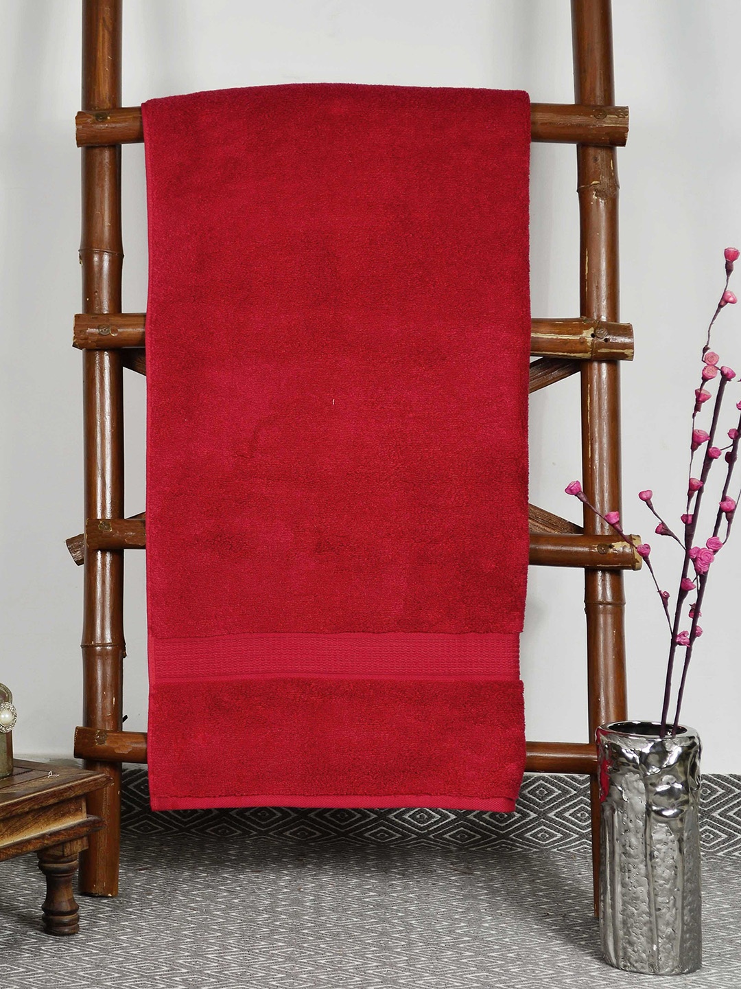 

AVI Living Unisex Red Solid Plush Zero Twist 550 GSM Bath Towel