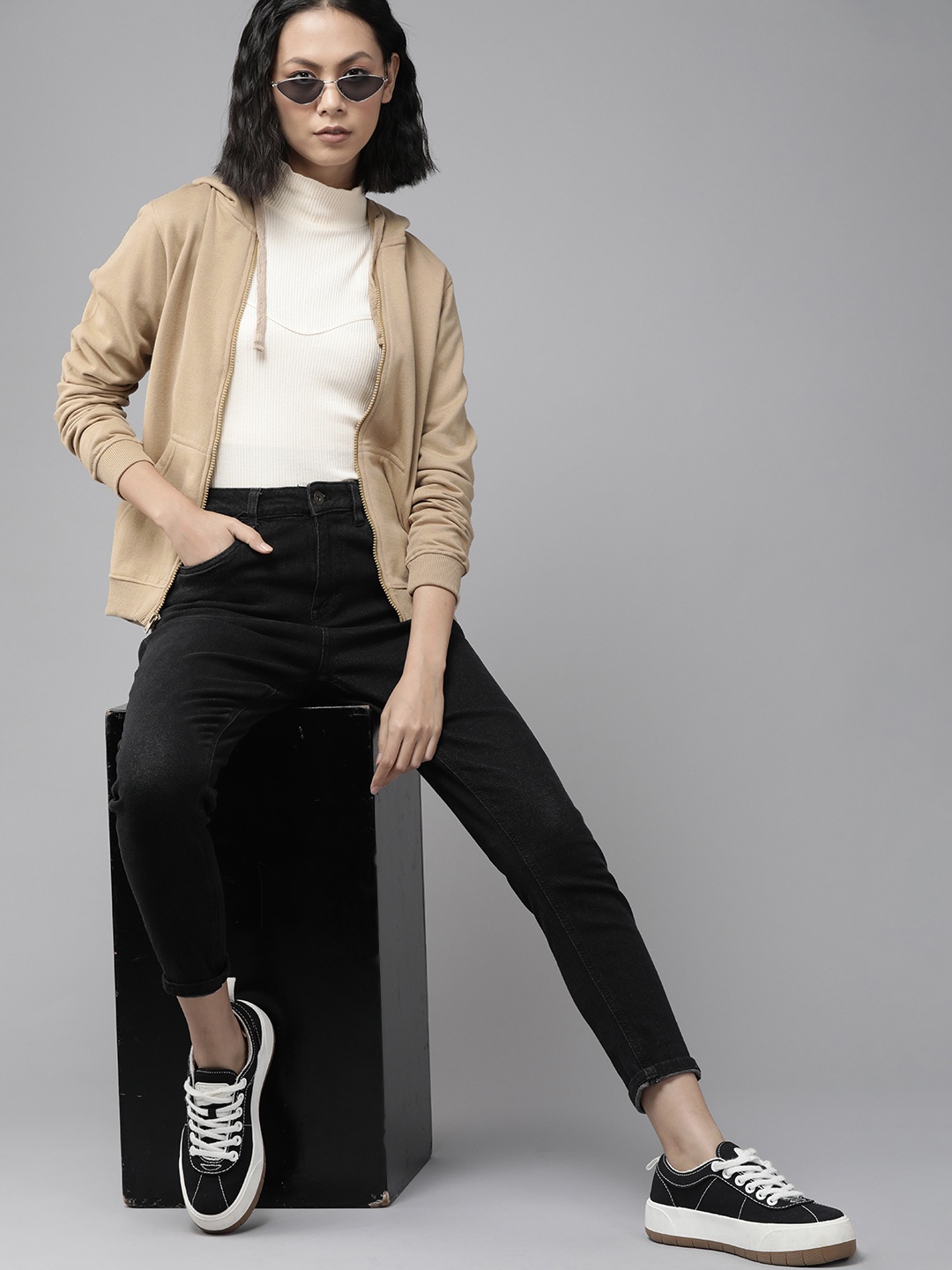 

The Roadster Lifestyle Co. Women Beige Solid Hooded Front-Open Sweatshirt