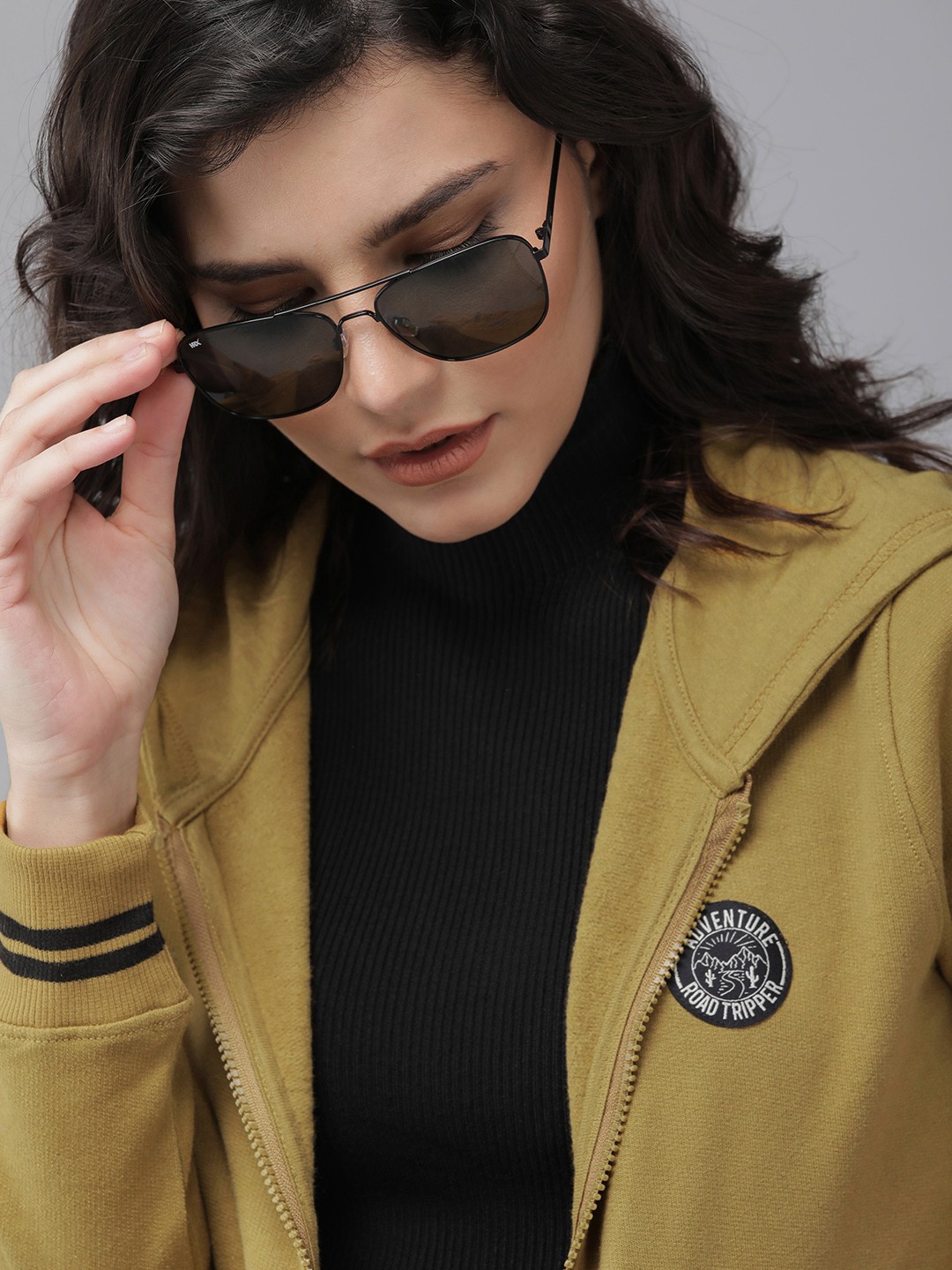 

Roadster Women Olive Green Solid Hooded Sweatshirt