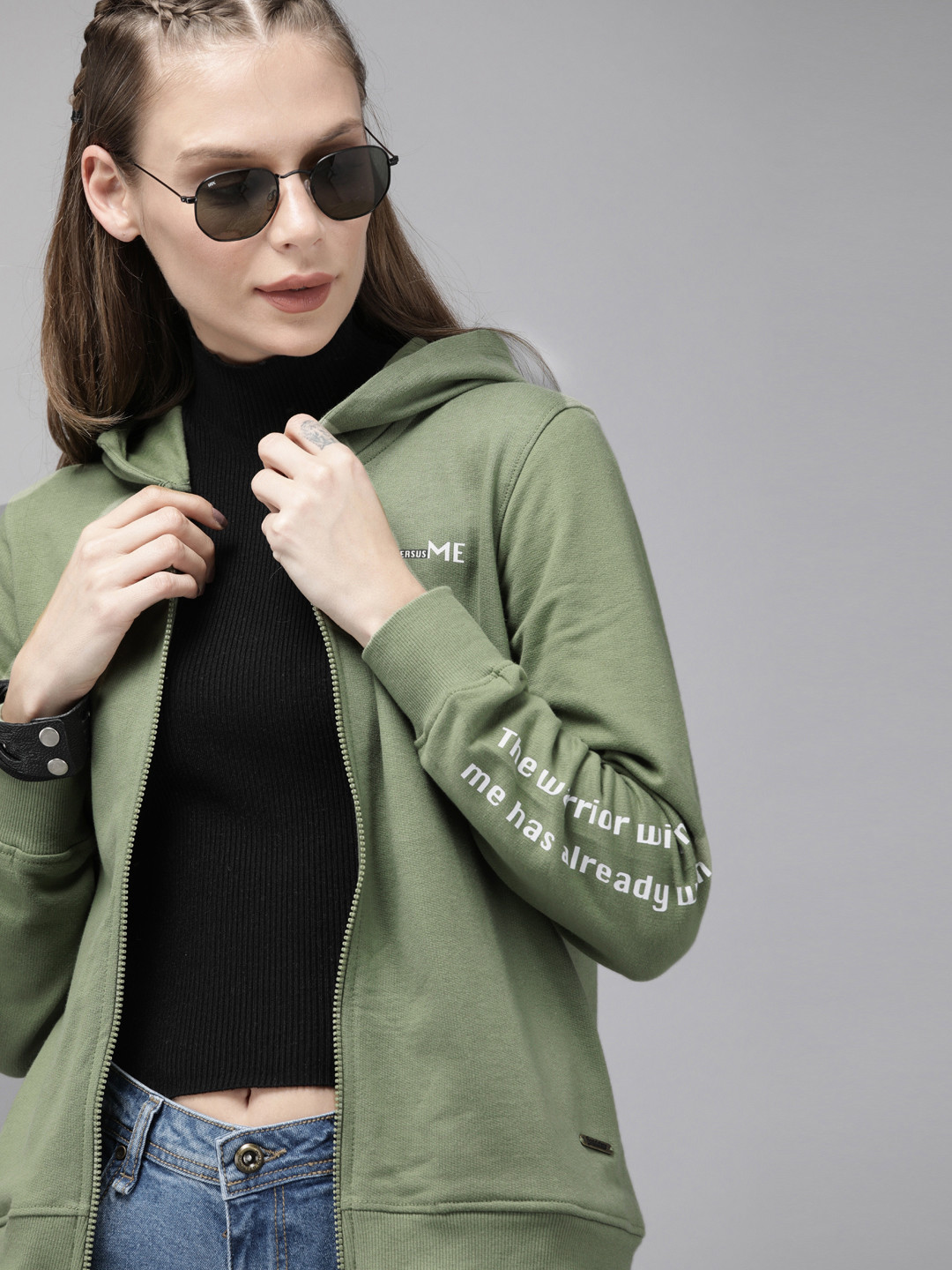 

Roadster Women Olive Green Solid Hooded Sweatshirt