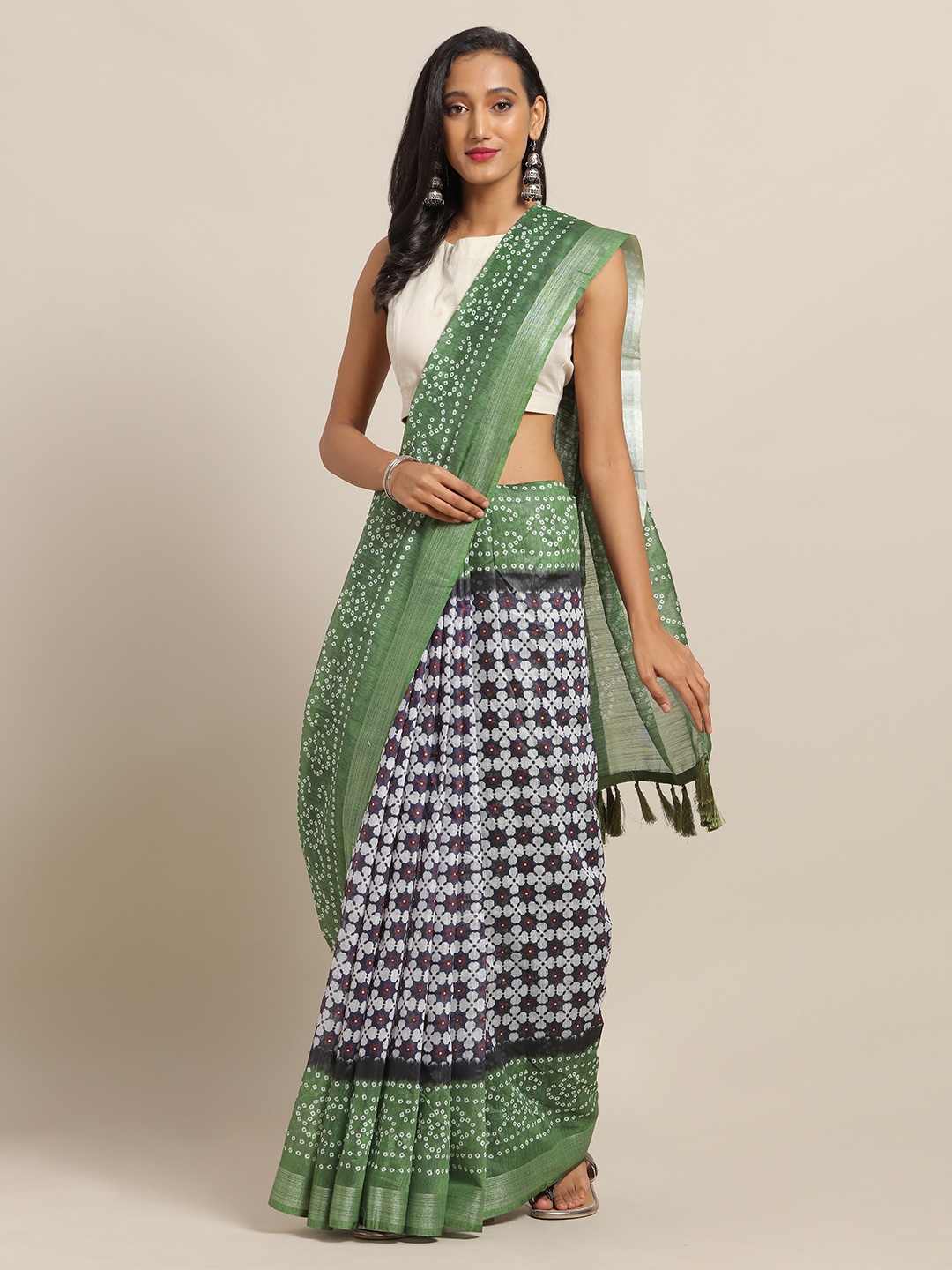 

VASTRANAND Navy Blue & Green Cotton Blend Printed Bandhani Saree