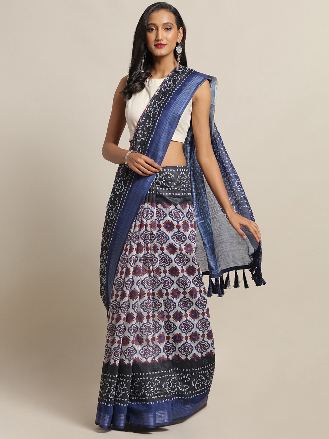 

VASTRANAND White & Blue Cotton Blend Printed Bandhani Saree