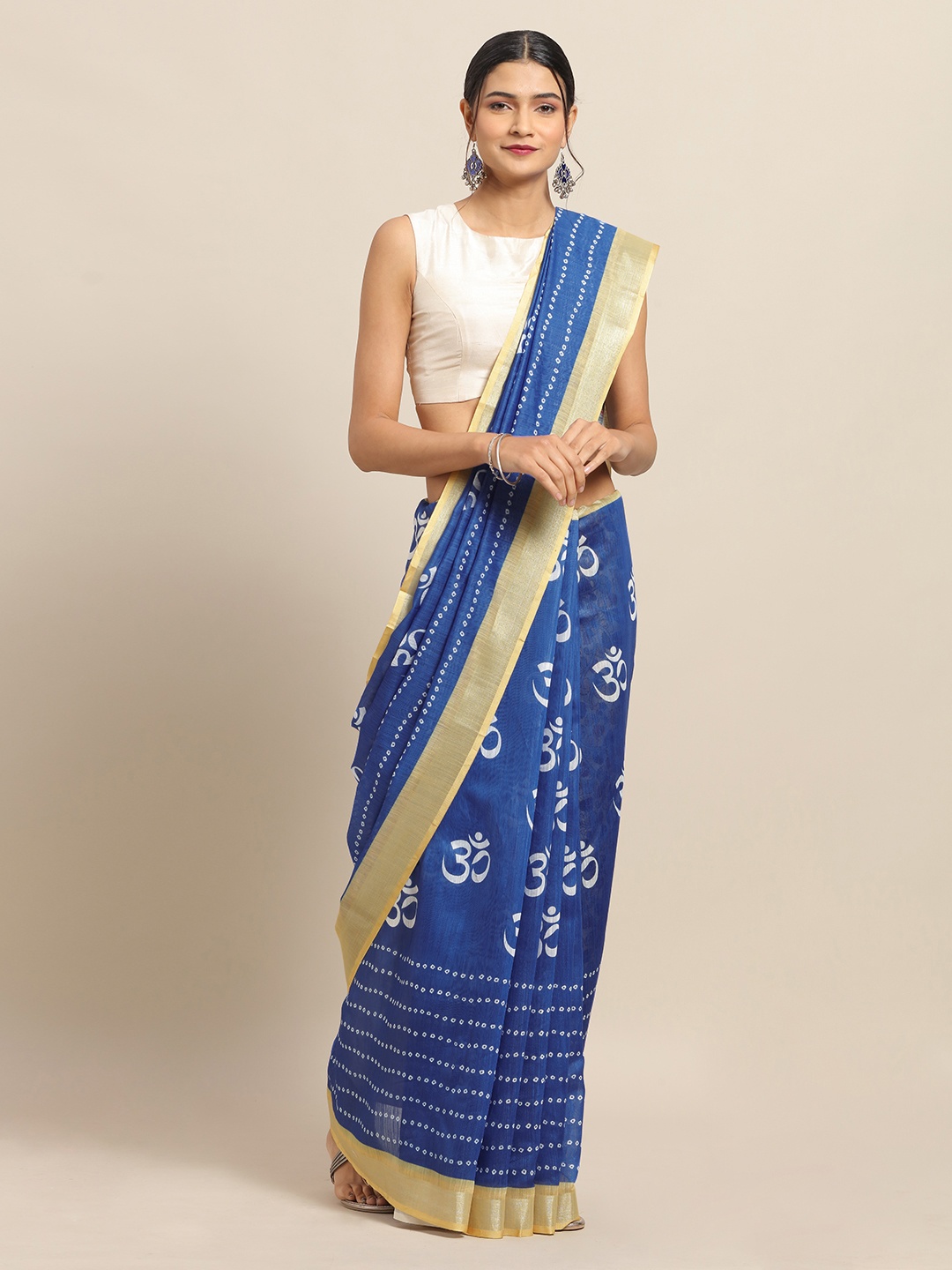 

VASTRANAND Blue & White Cotton Blend Kalamkari Printed Bandhani Saree