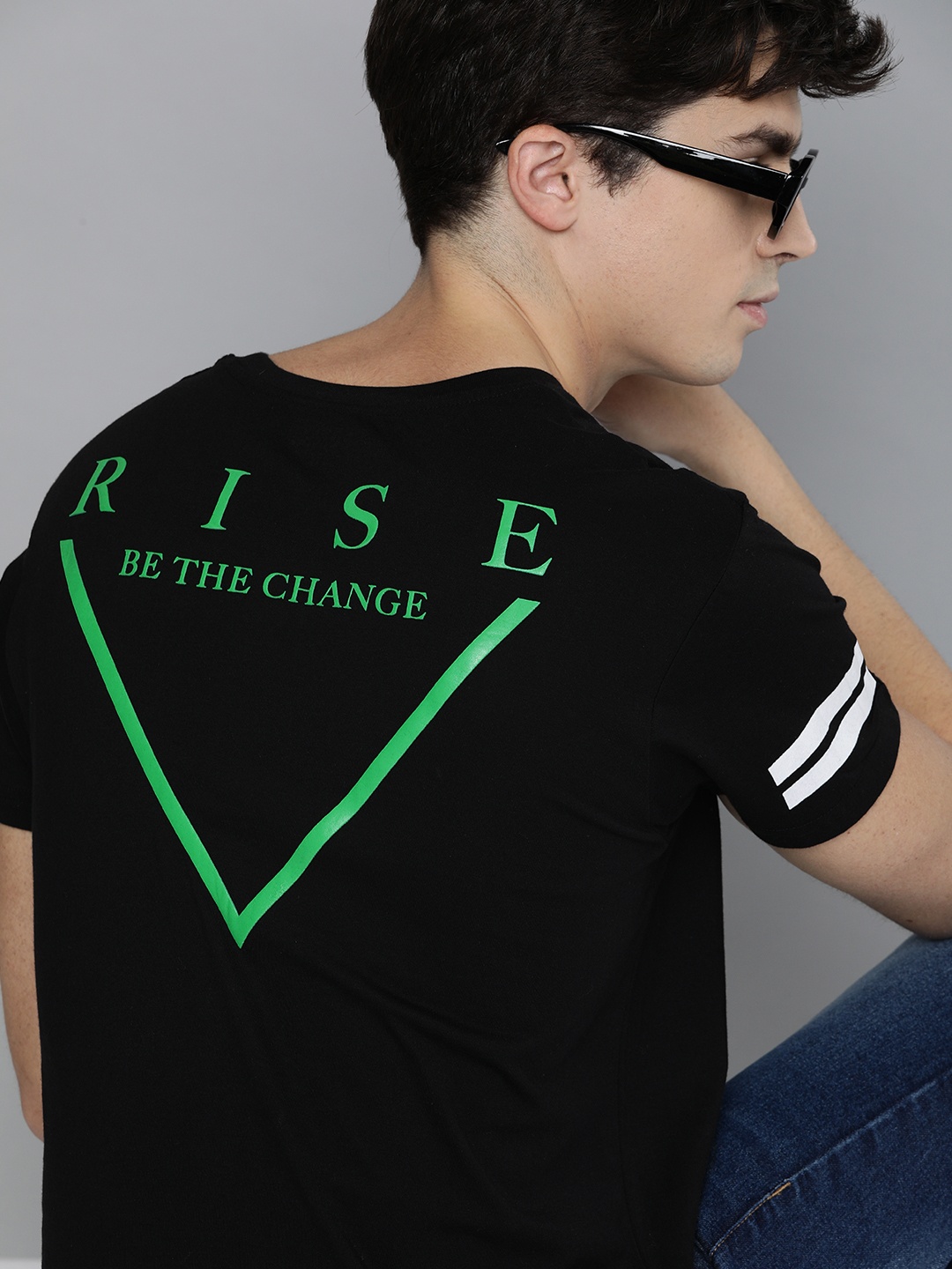 

HERENOW Men Black Green Back Printed Round Neck Pure Cotton T-shirt
