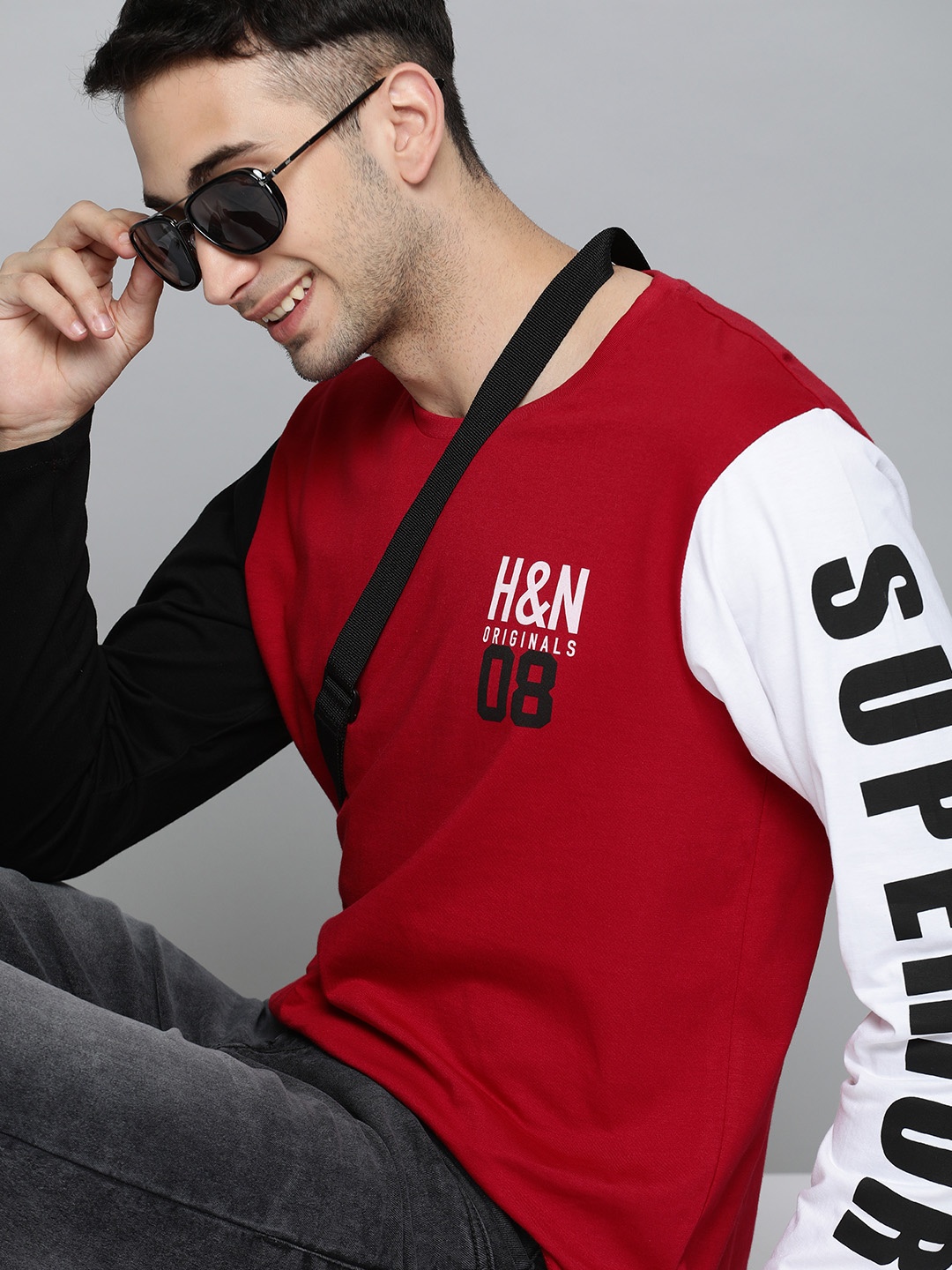 

HERENOW Men Red Printed Round Neck Pure Cotton T-shirt