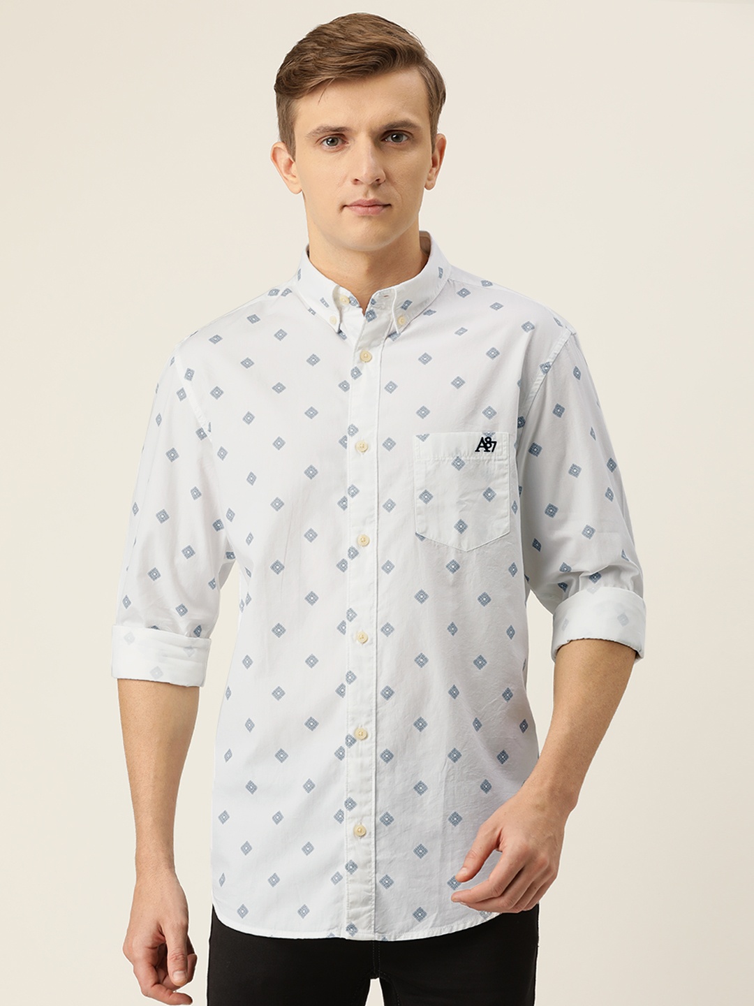 

Aeropostale Men White & Blue Regular Fit Printed Casual Shirt