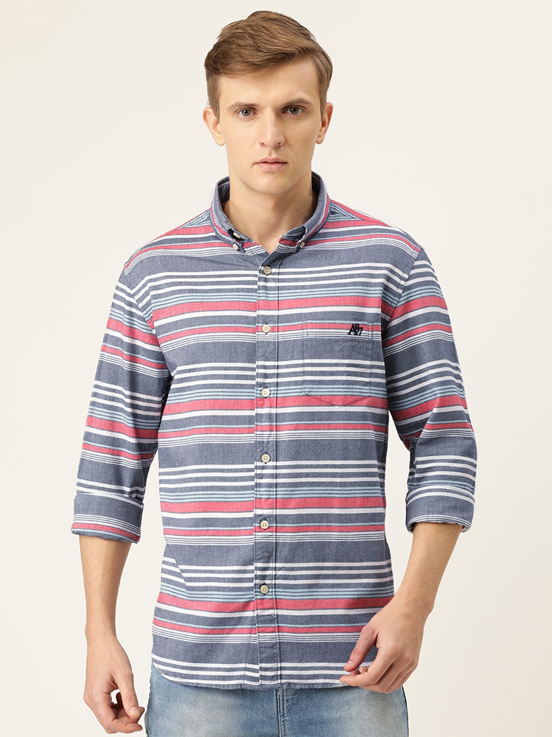 

Aeropostale Men Navy Blue & Red Regular Fit Striped Casual Shirt
