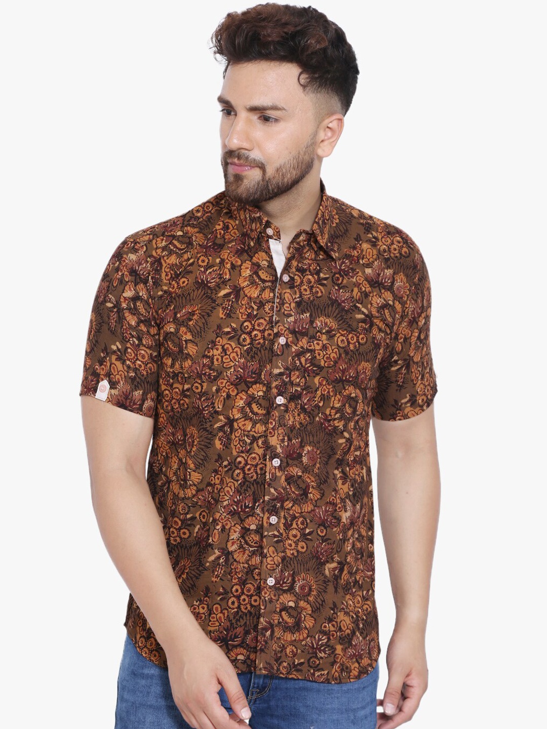 

Wintage Men Brown Tailored Fit Printed Casual Shirt