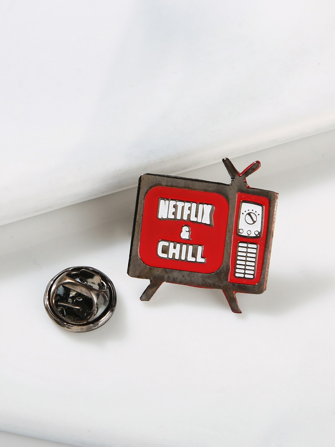 

Bigsmall Unisex Set of 2 Red Netflix & Chill Metallic Lapel Pins
