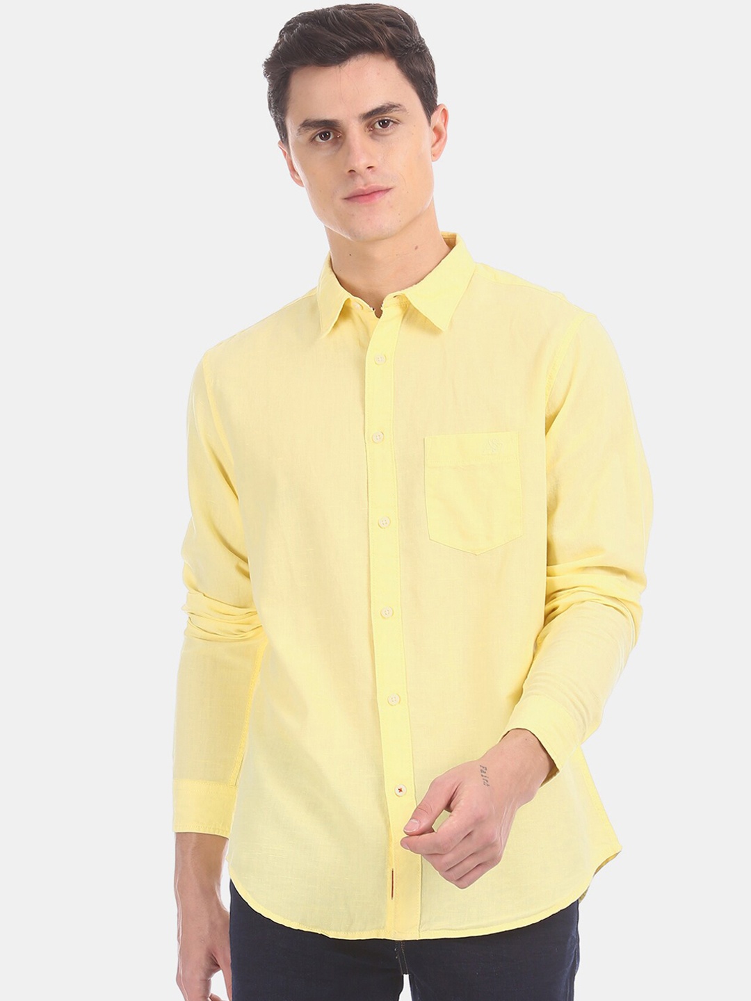 

Aeropostale Men Yellow Solid Regular Fit Solid Casual Shirt