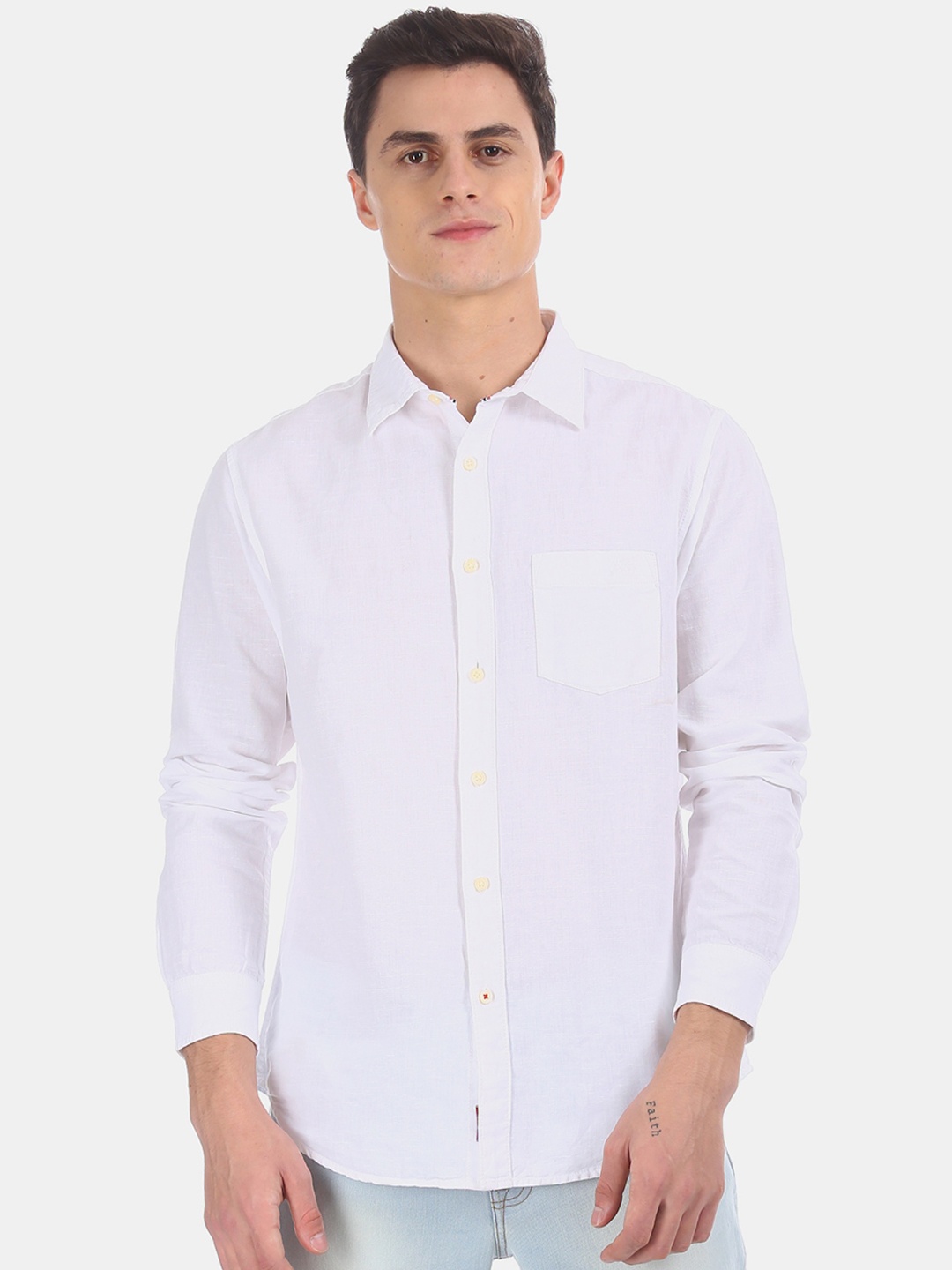 

Aeropostale Men White Solid Cotton Linen Casual Shirt