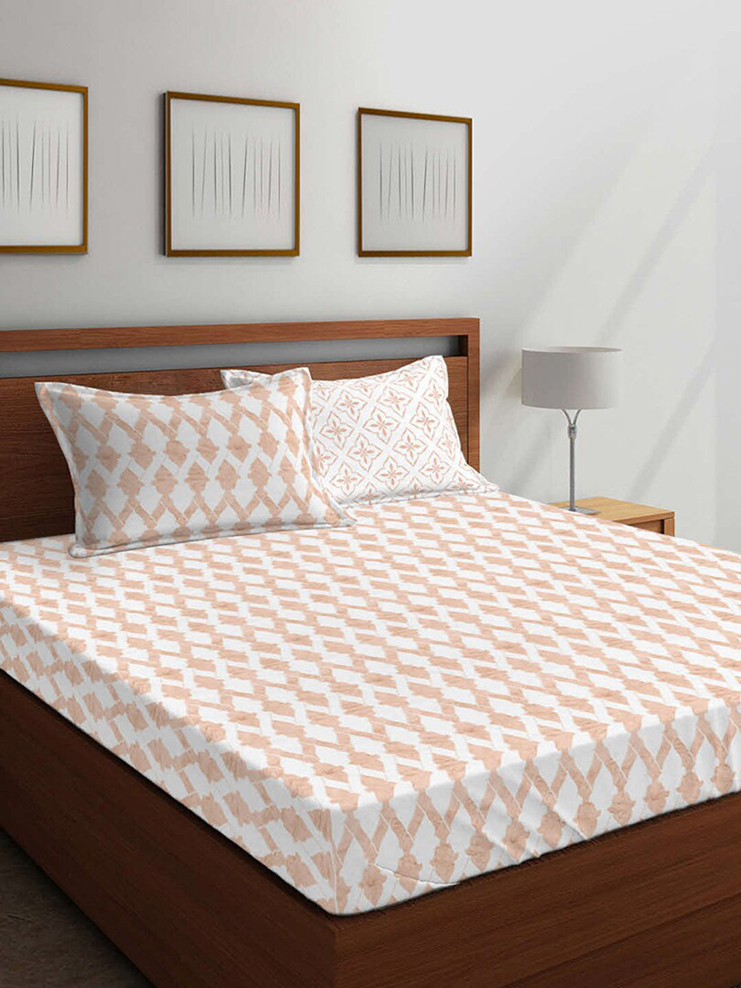

Boutique Living India White & Brown Geometric 300 TC Cotton 1 King Bedsheet with 4 Pillow Covers